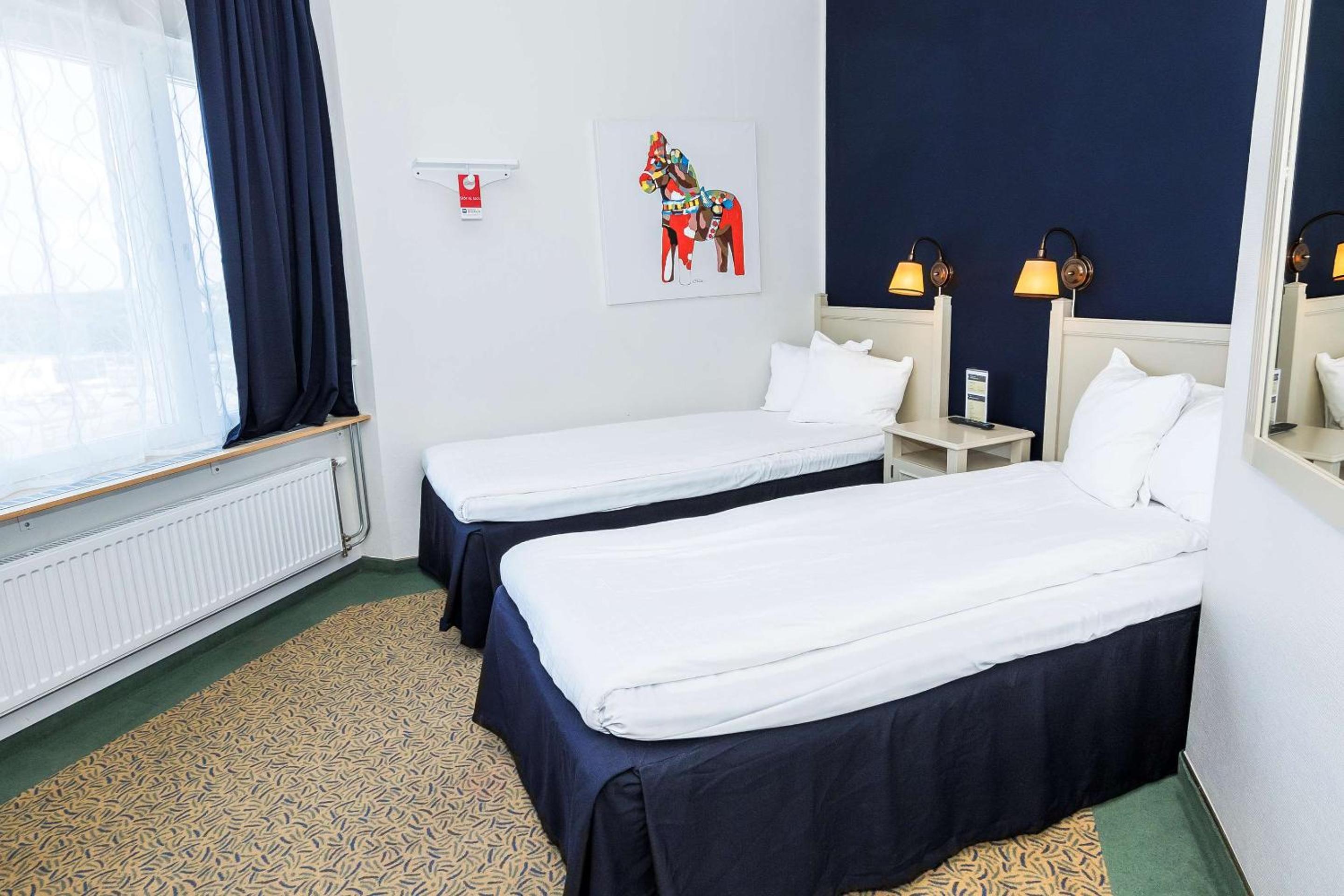 Standard Quadruple Room with Two Single Beds - Non-Smoking