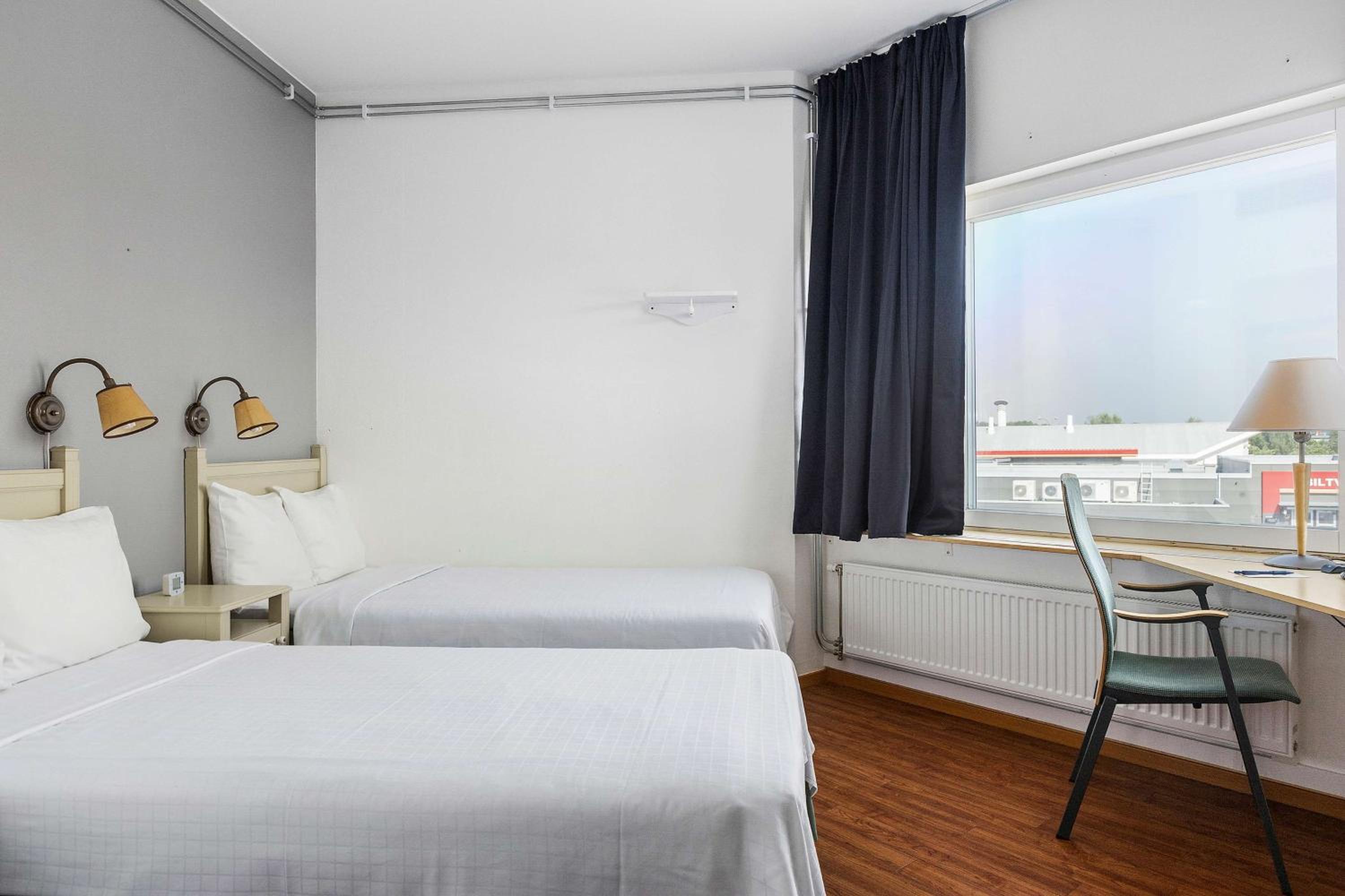 Standard Quadruple Room with Two Single Beds - Non-Smoking