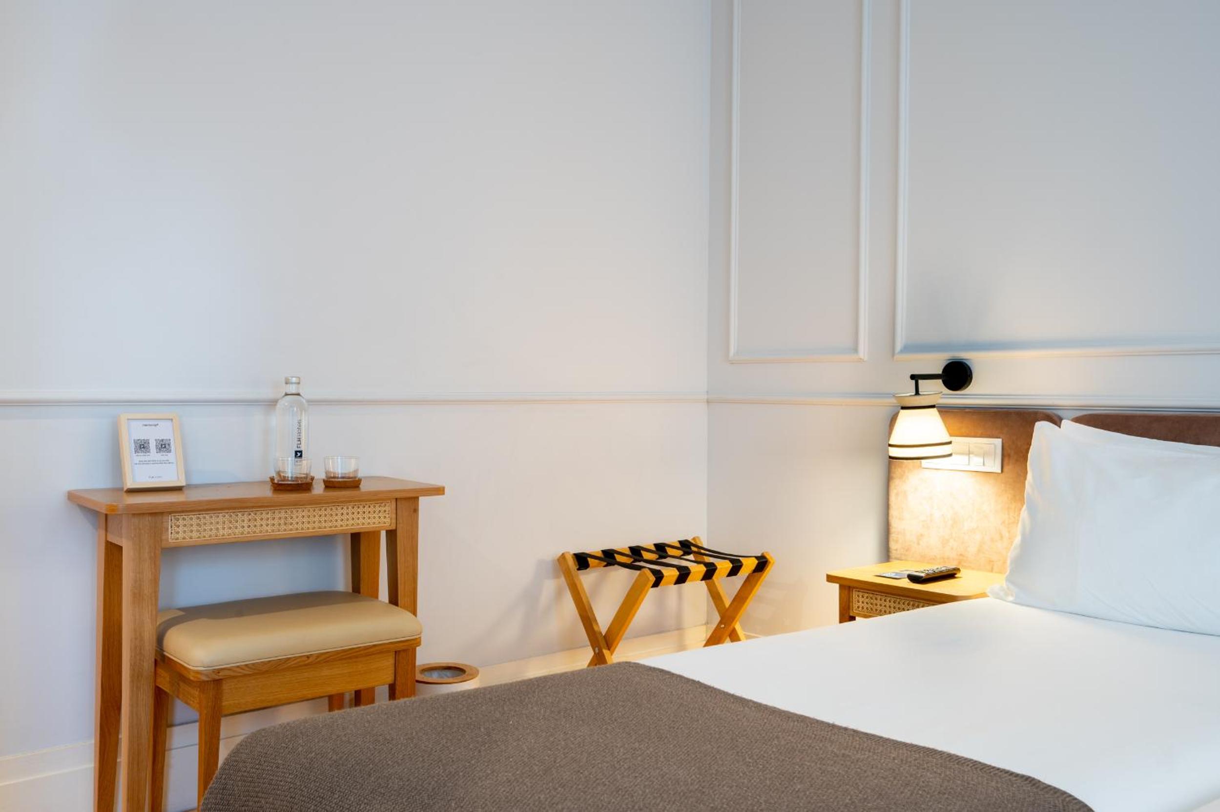 Twin Room with Interior View