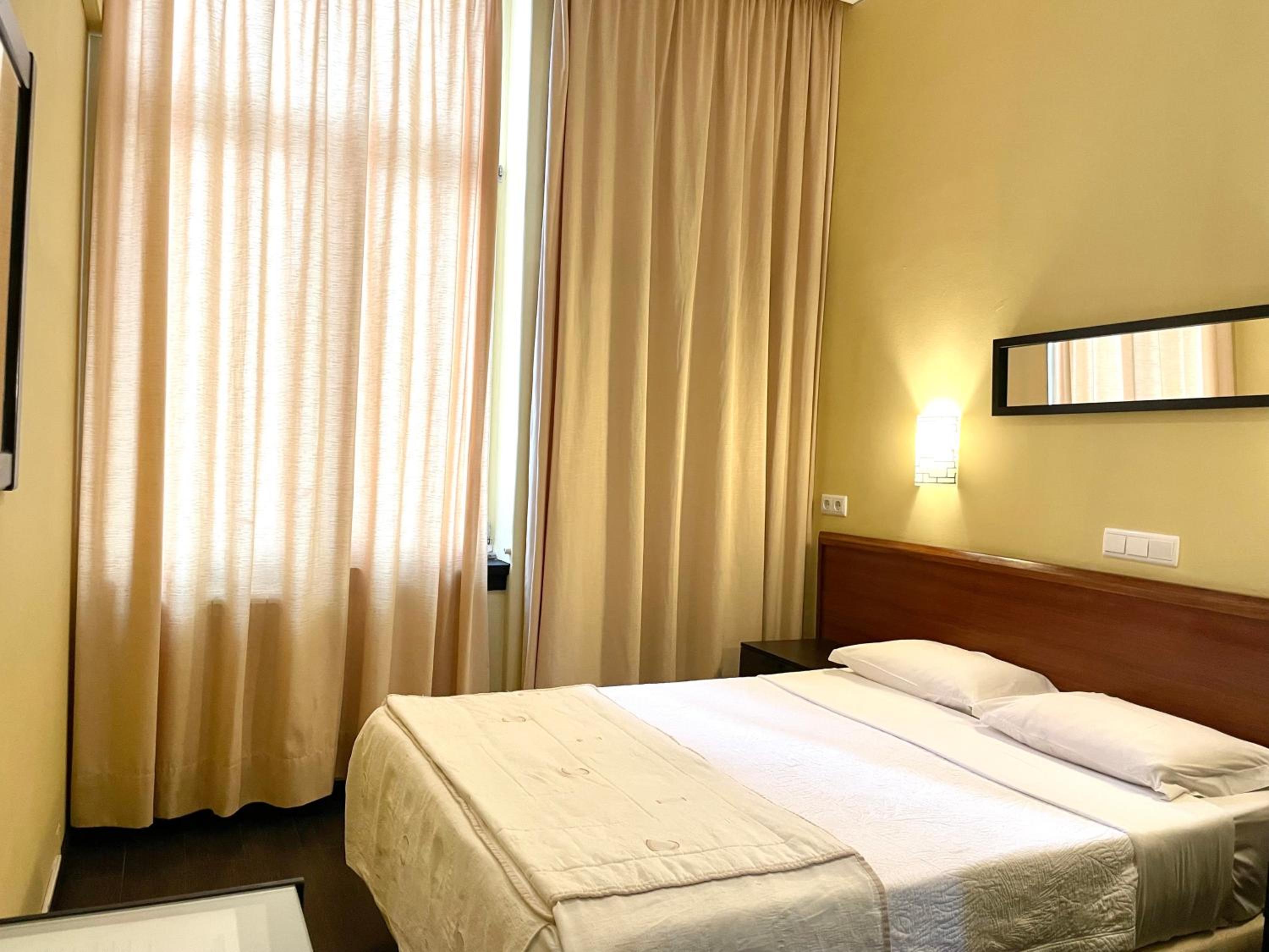 Standard Double Room with City View