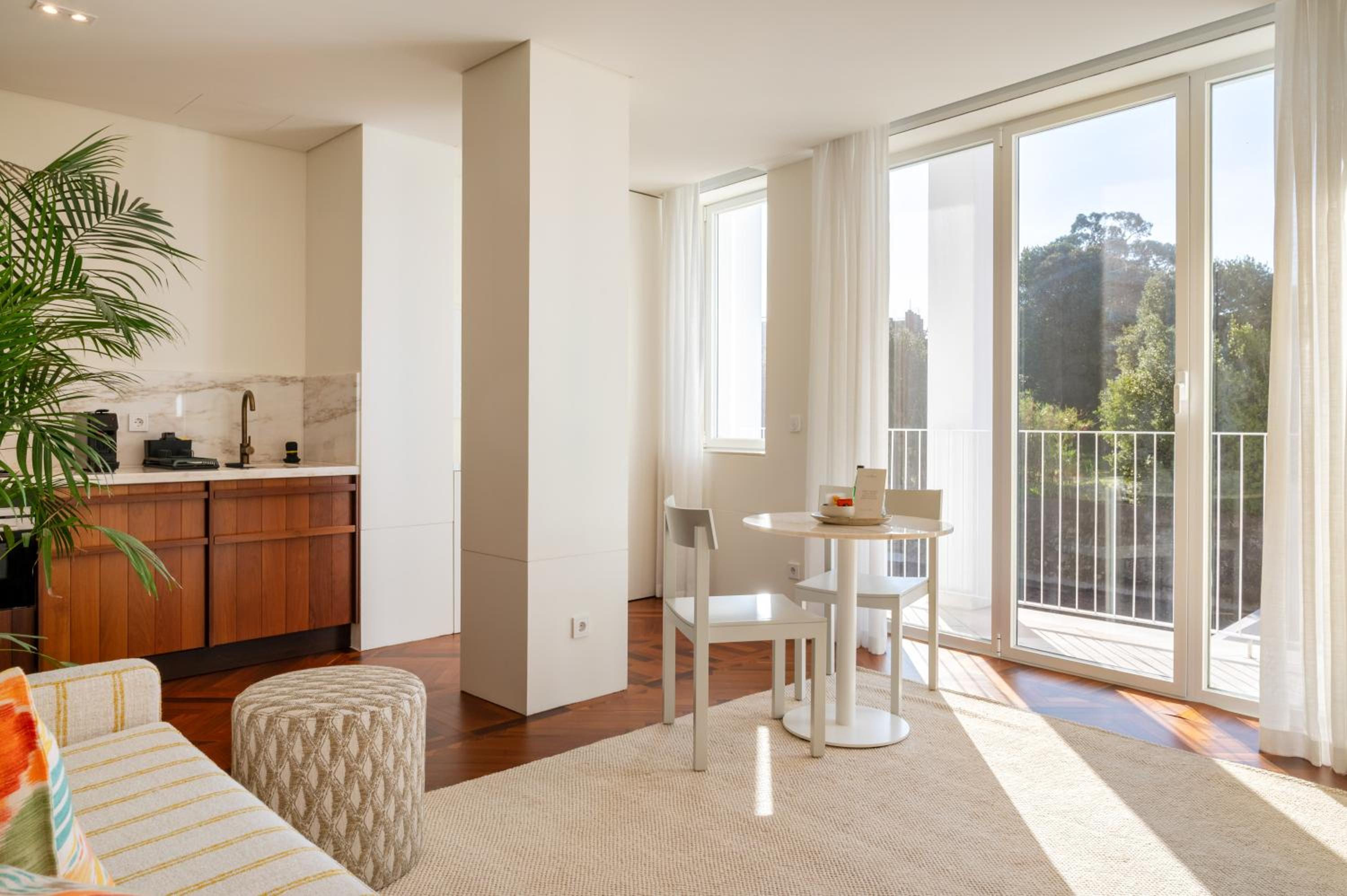 Superior Apartment with Balcony and Pool View