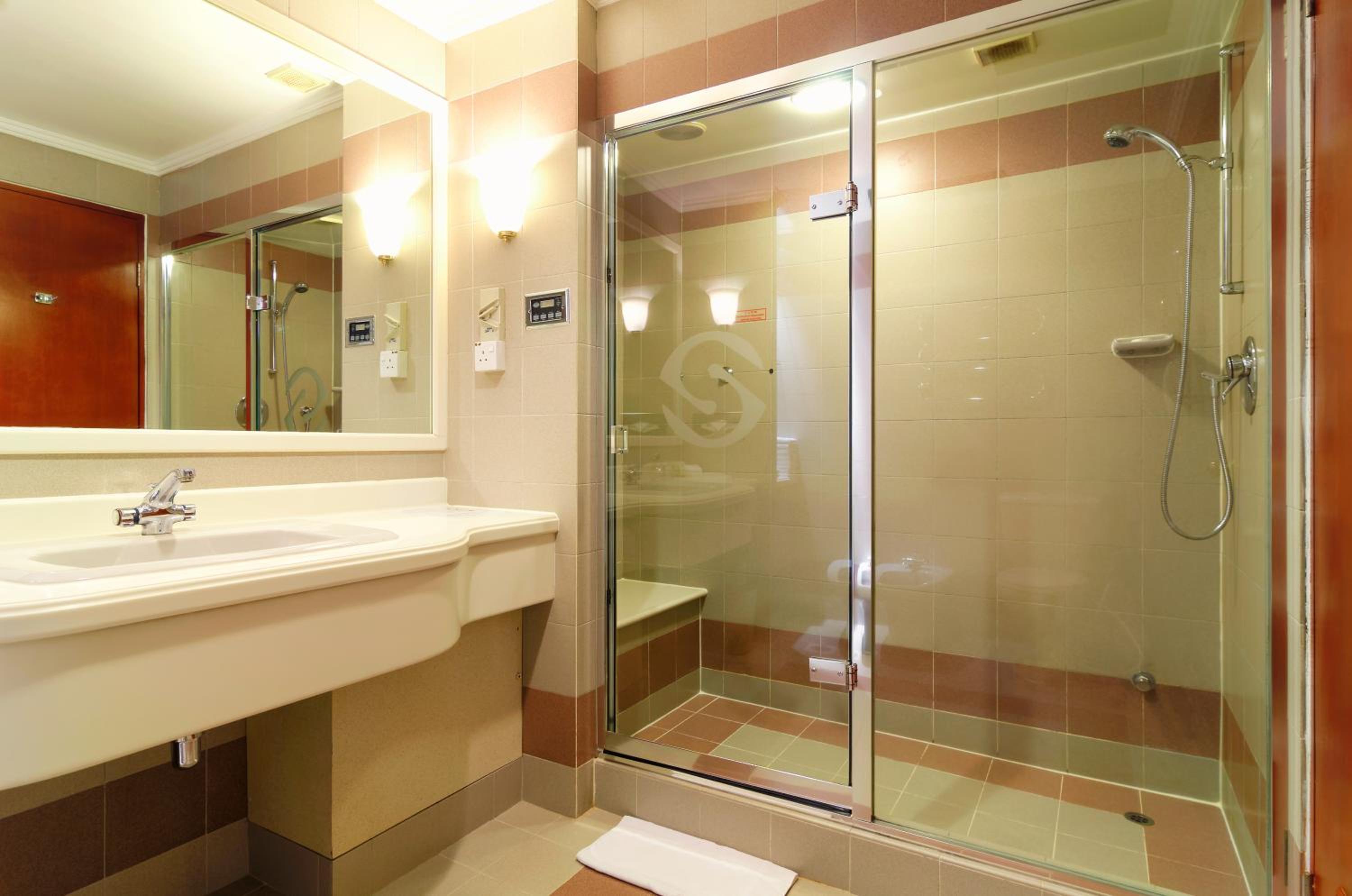Suite with Steam Room