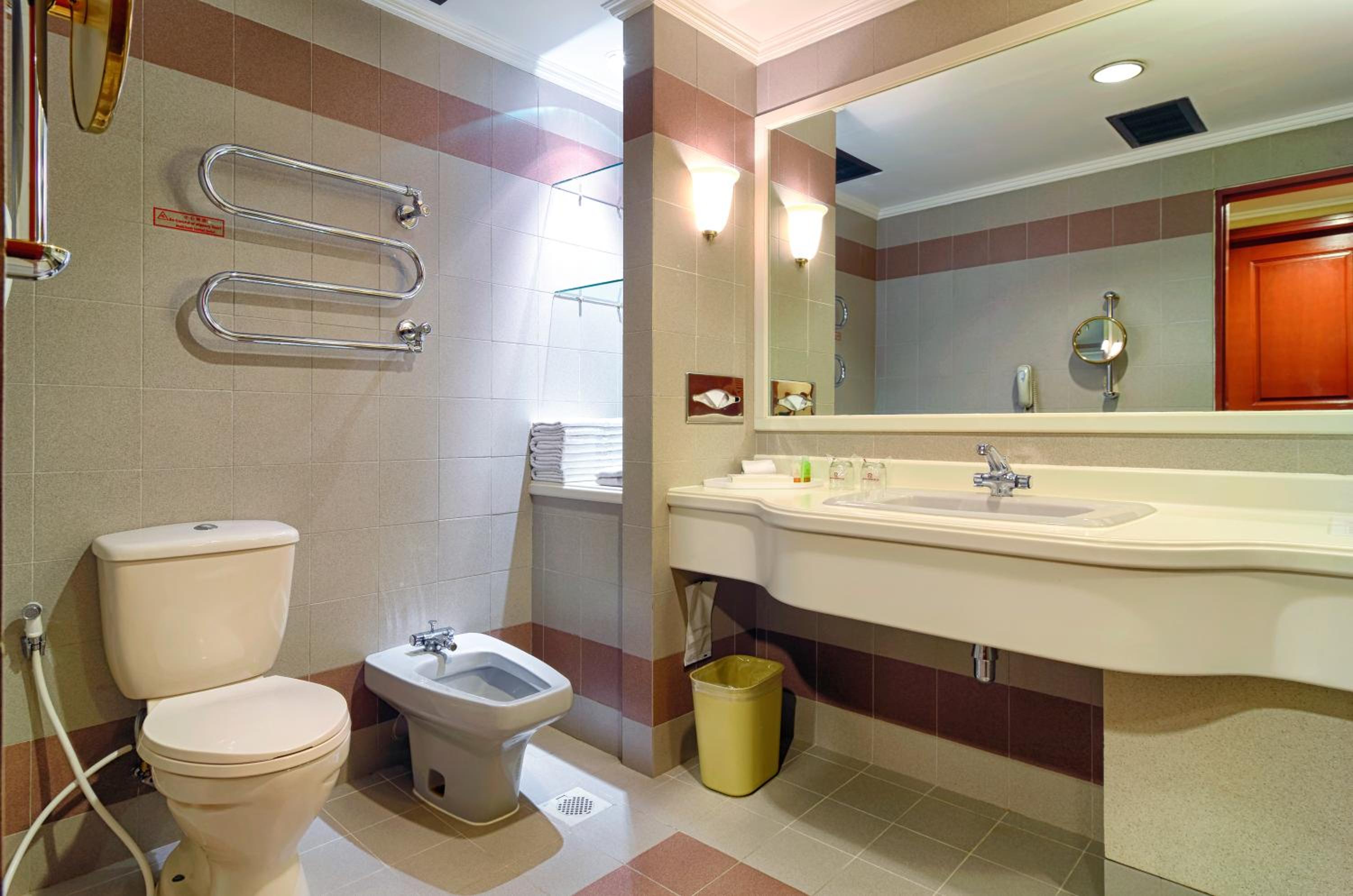 Suite with Steam Room