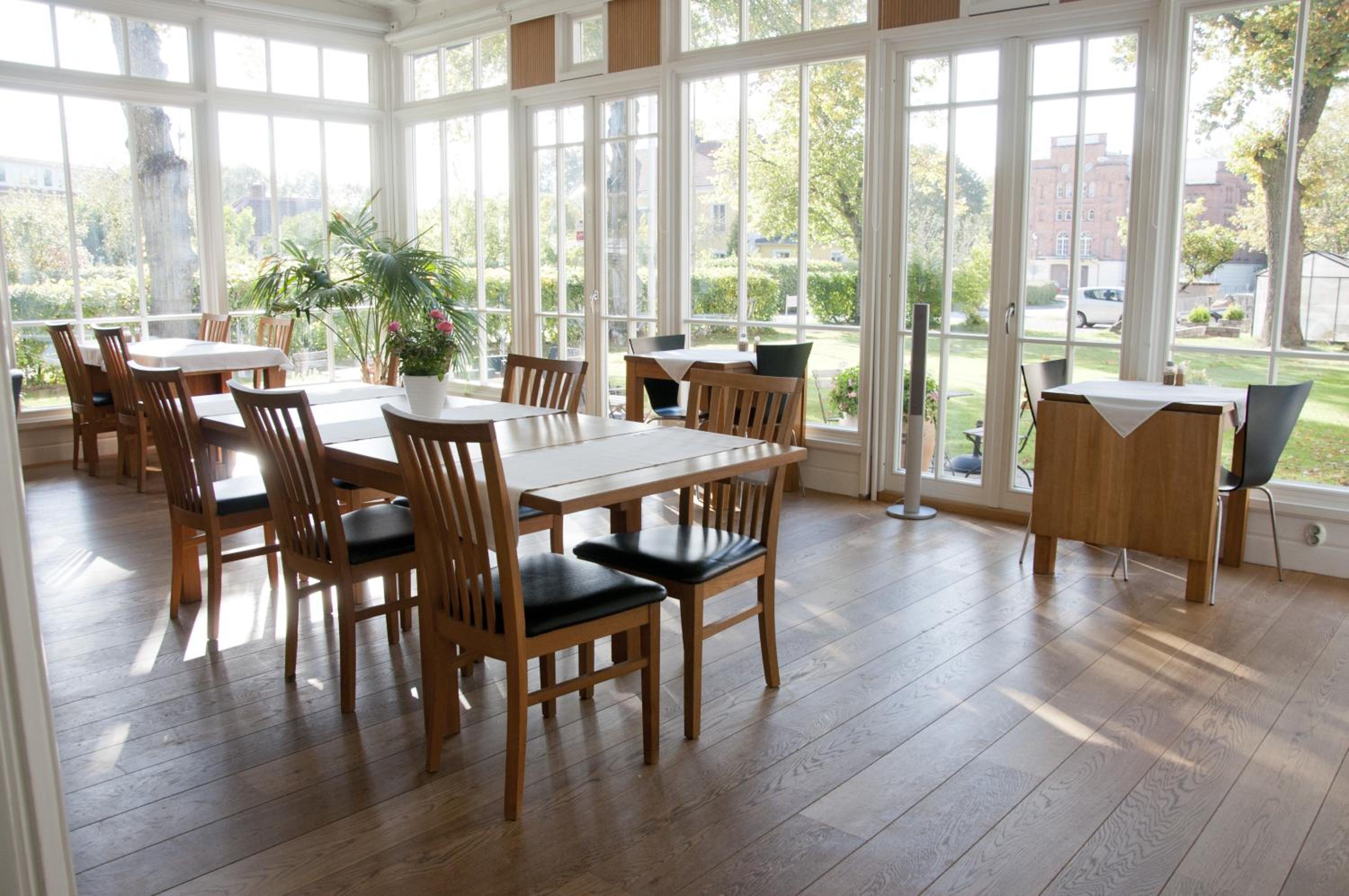 One-Bedroom King Suite