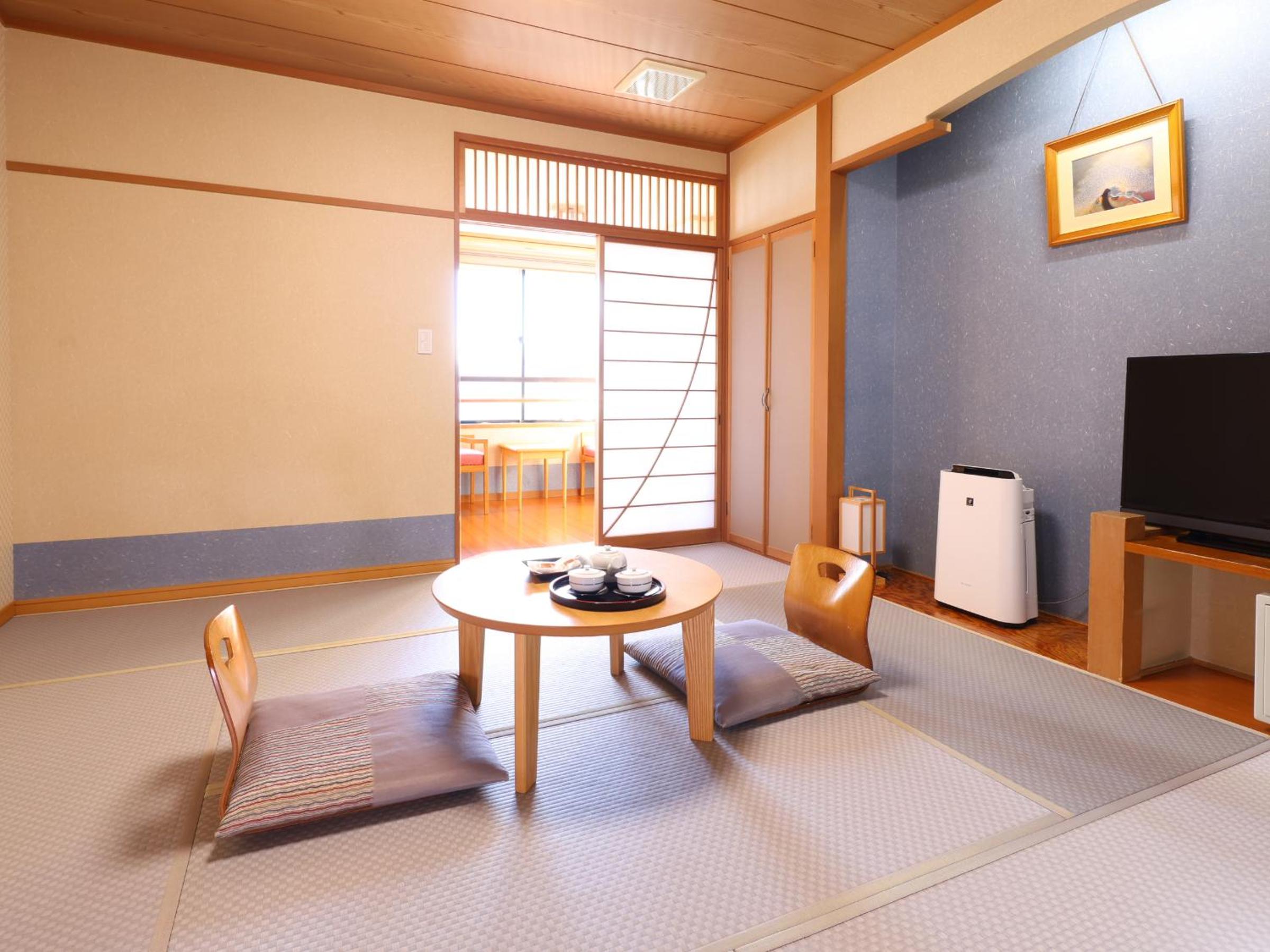 Japanese-Style Twin Room with Mt.Fuji View with Lake View Bathroom