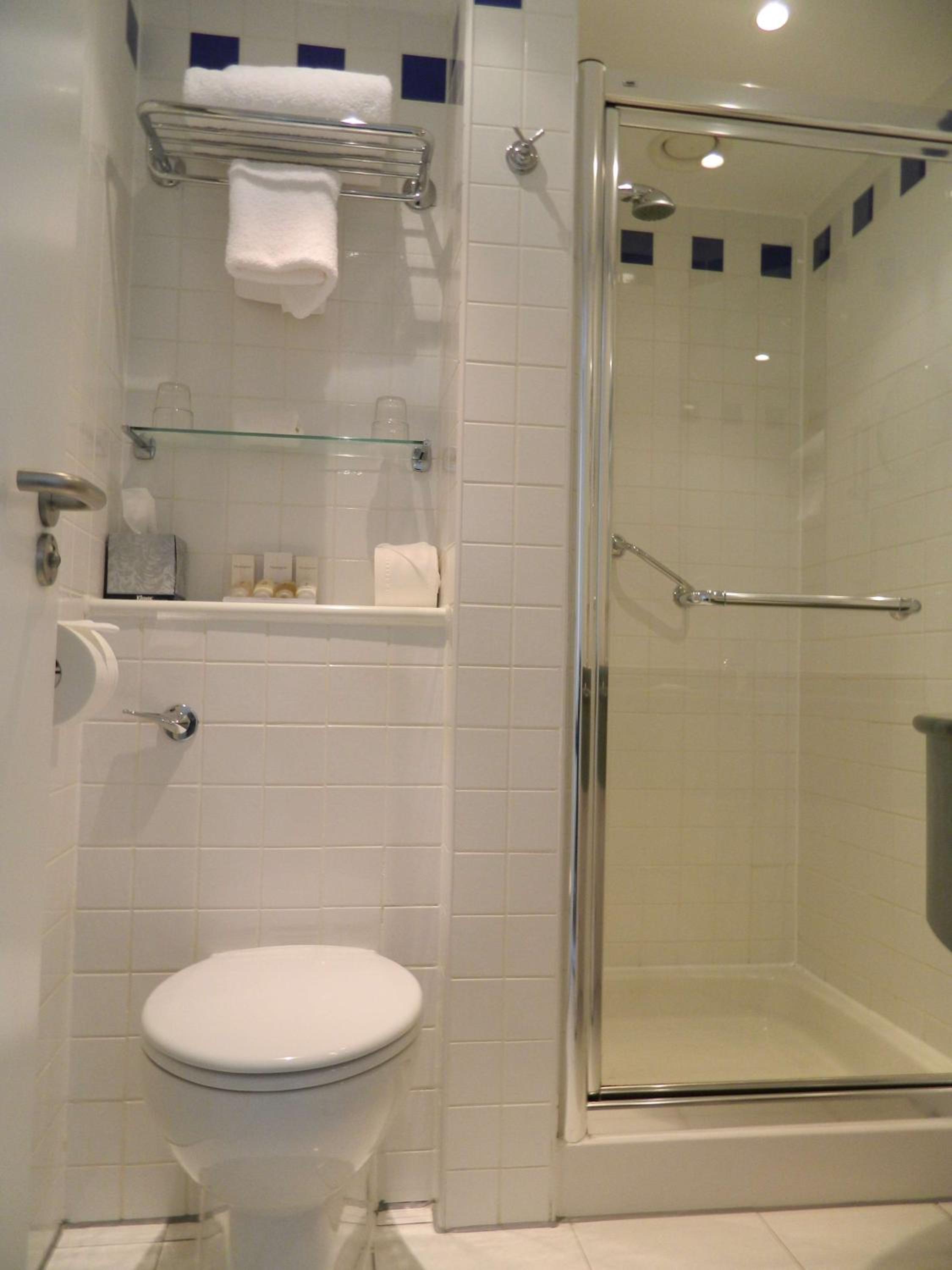 Queen Room - Mobility Access