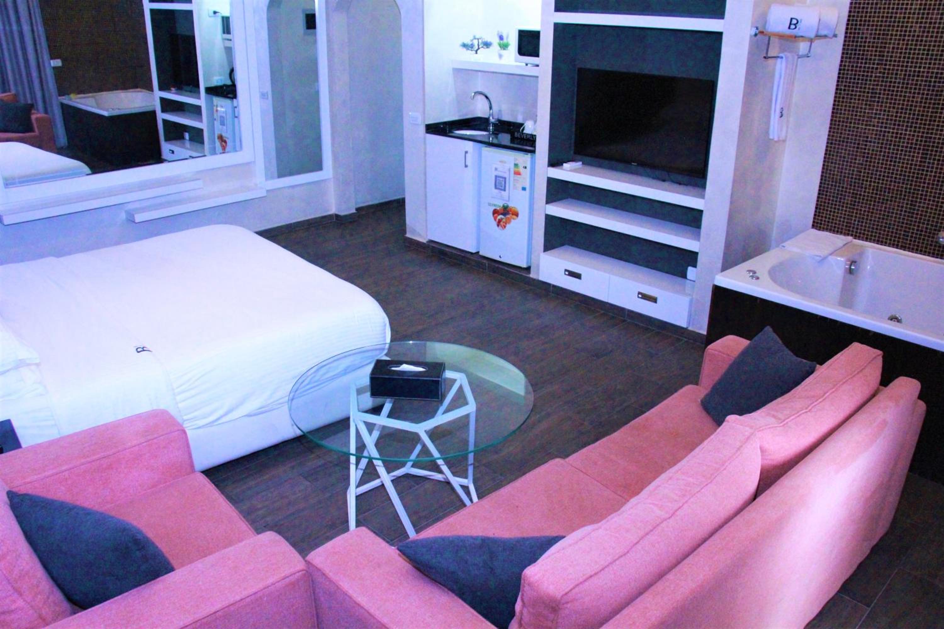 Beverly Suite