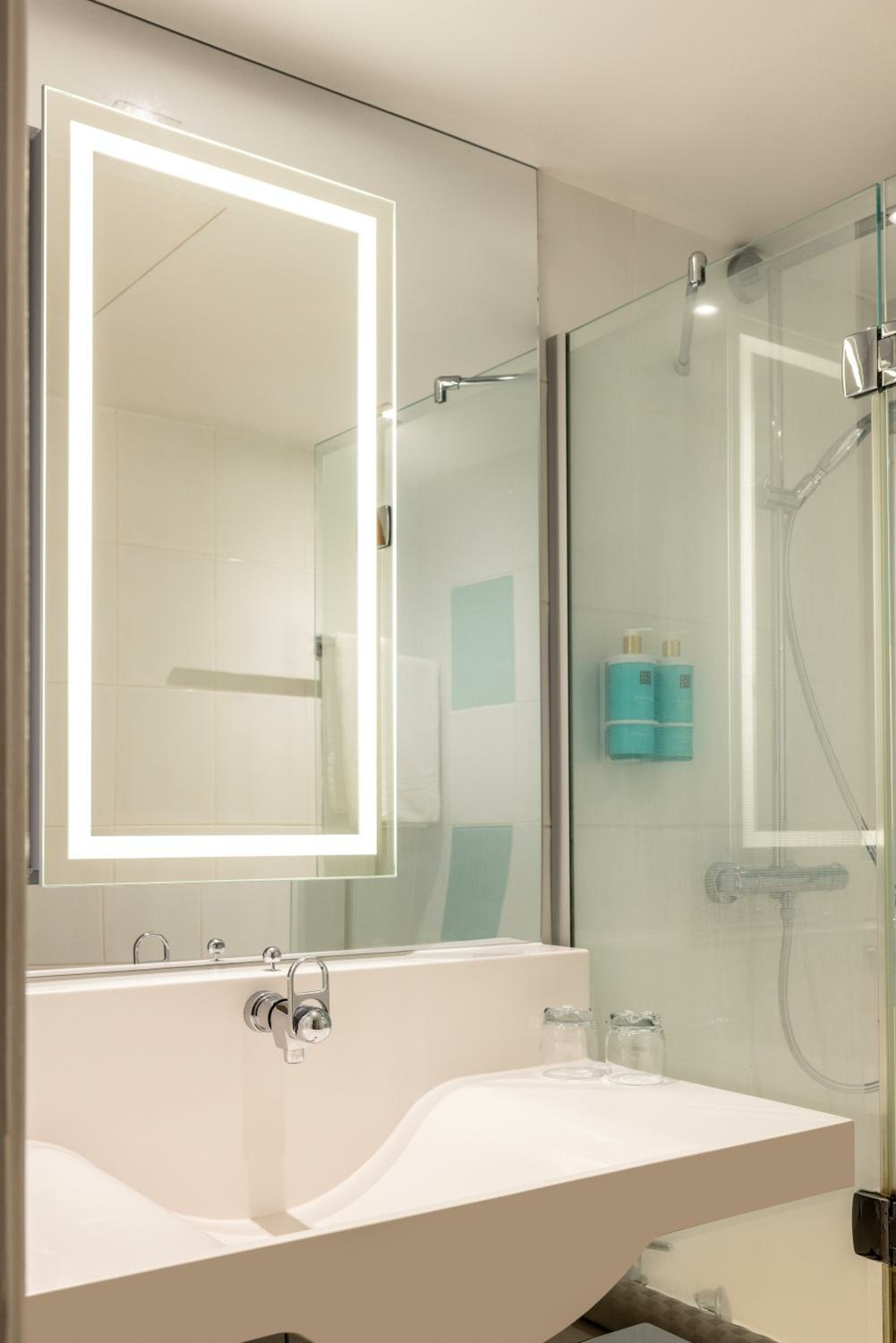 Standard Queen Room with Sofa