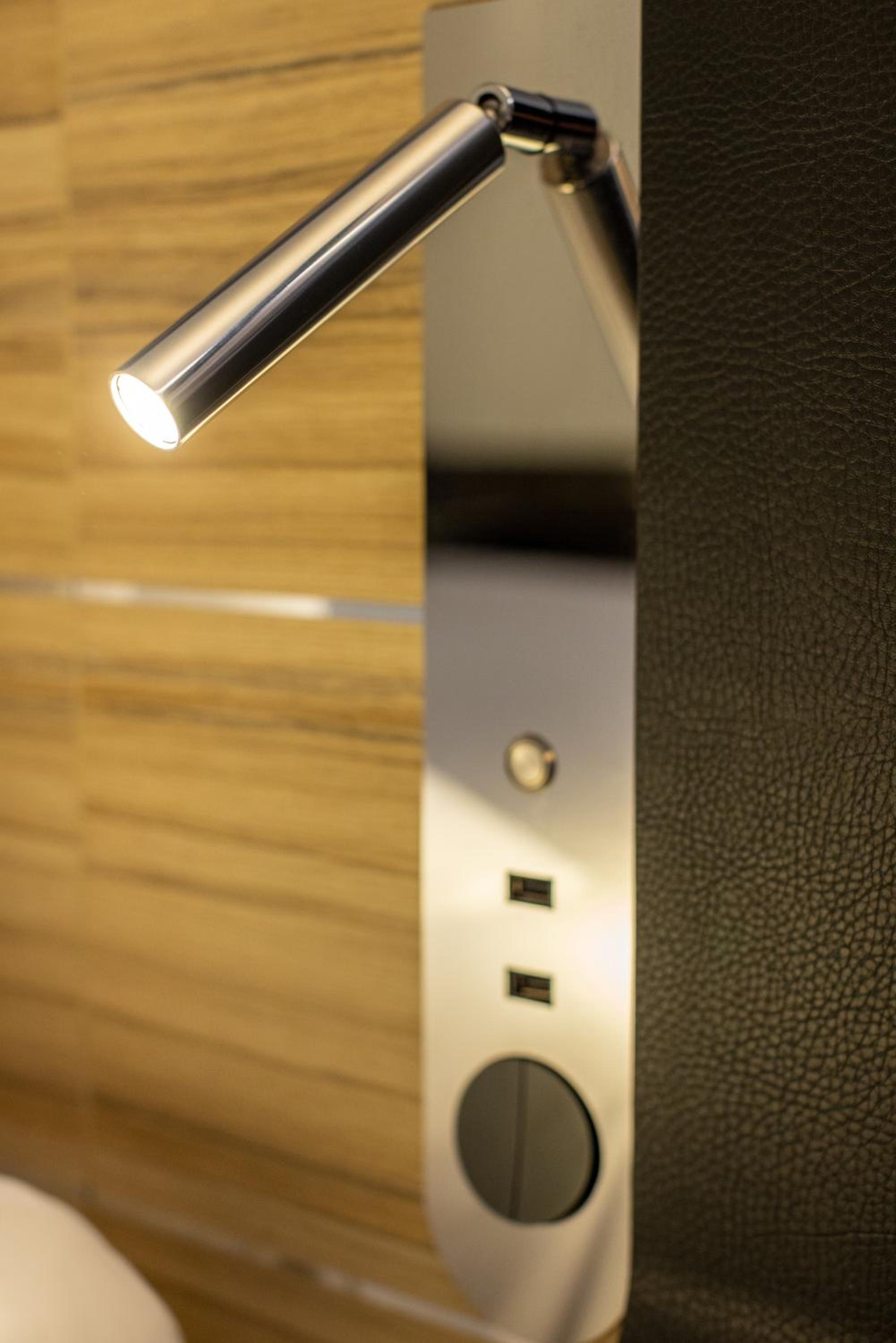 Standard Queen Room with Sofa