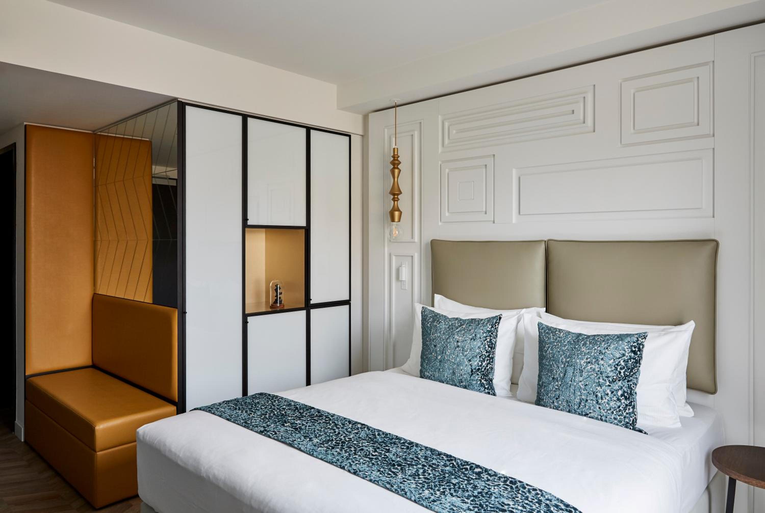 Premium Queen Room