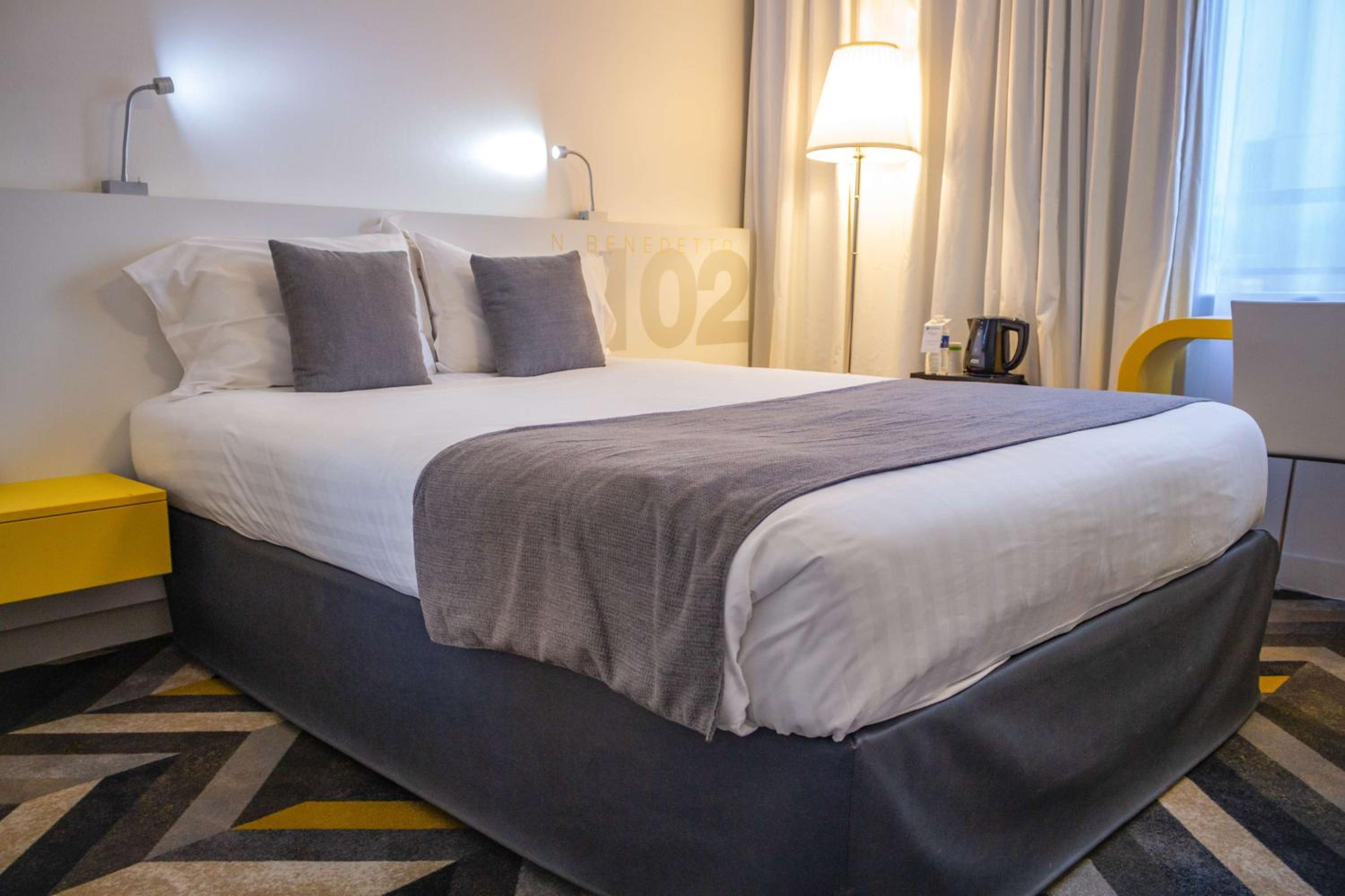 Classic Double Room with Double Bed - Non-Smoking