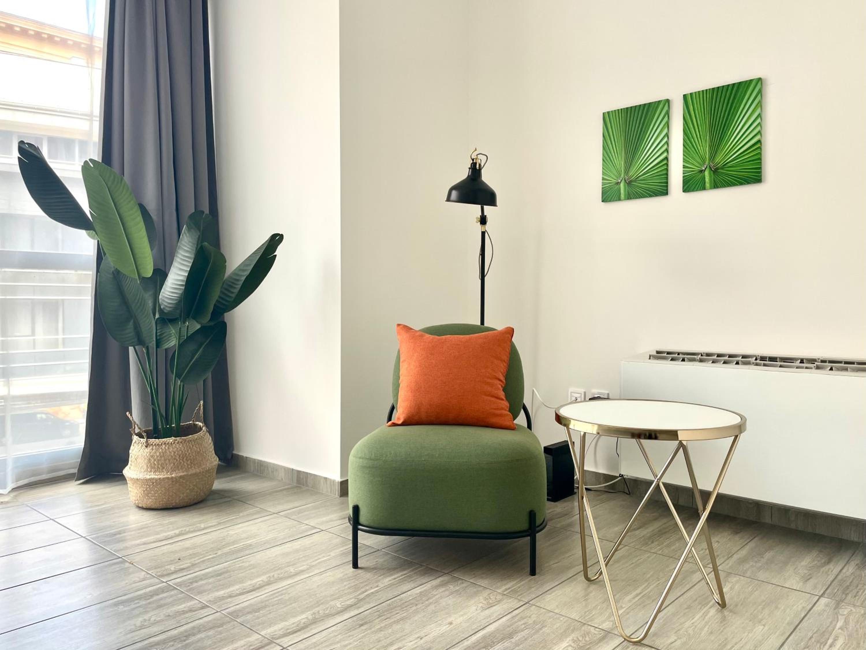 One-Bedroom Deluxe Apartment