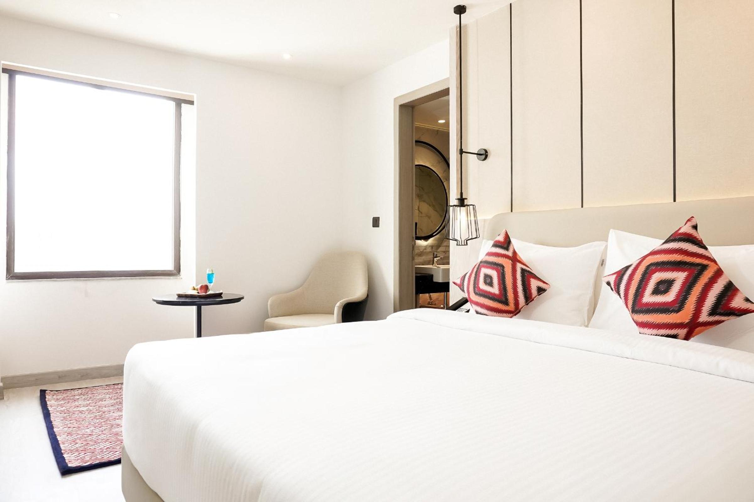 Club Premium King With 15% Discount On Food, Beverages, Spa And Laundry