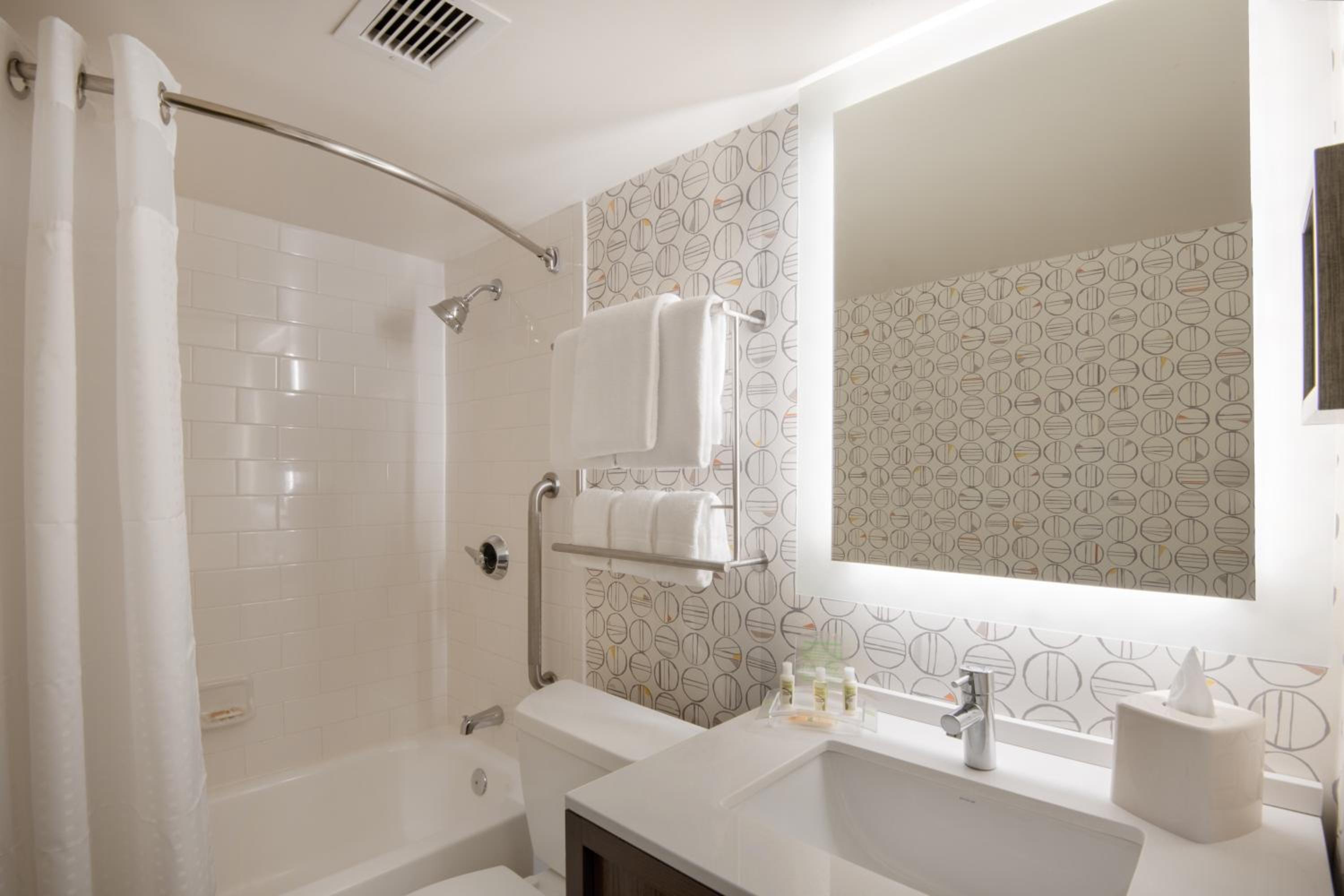 Premium King Room with Mountain View