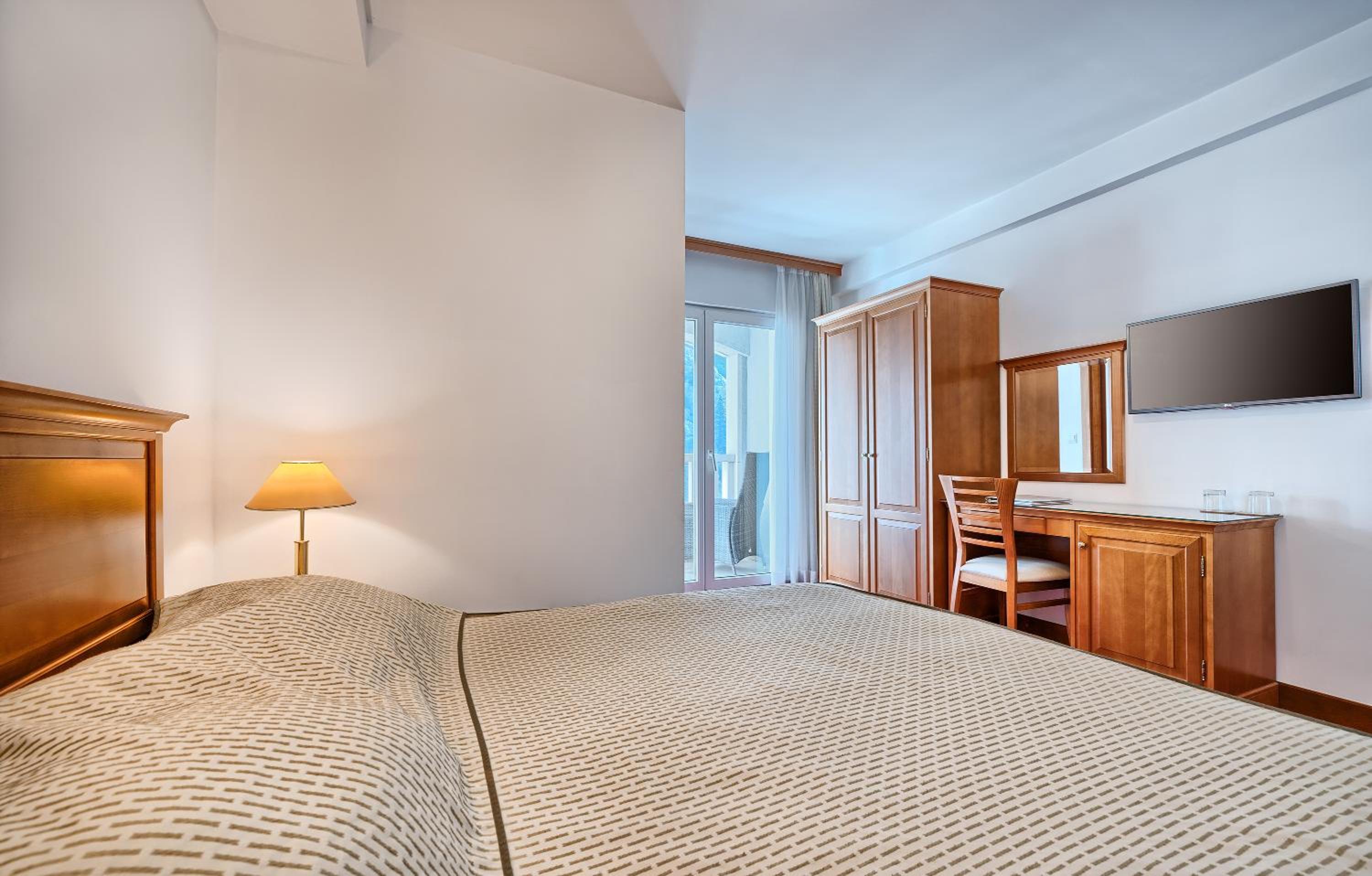 Double Room with Balcony and Side Sea View