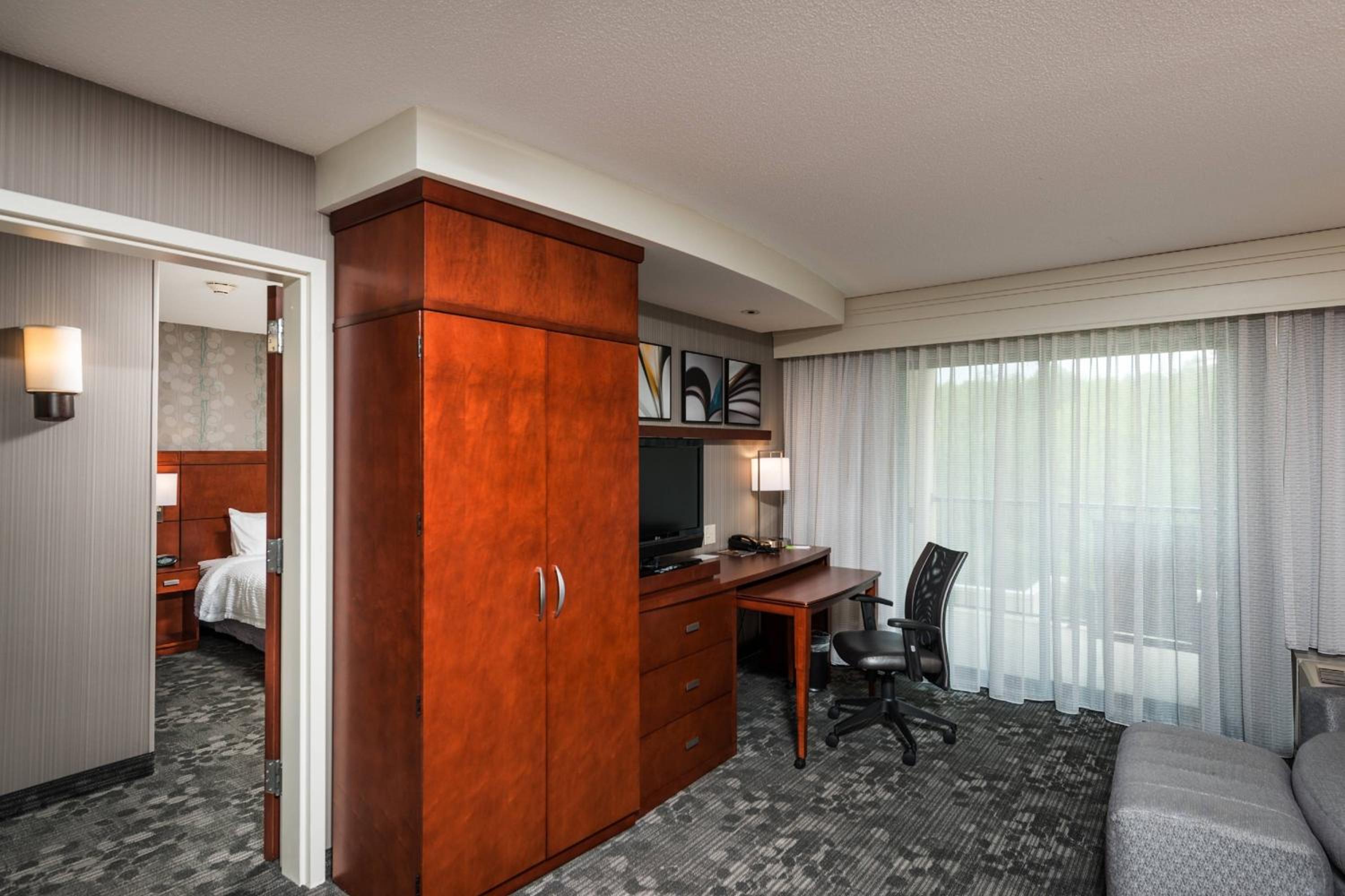 King Room with Sofa Bed - Hearing Accessible