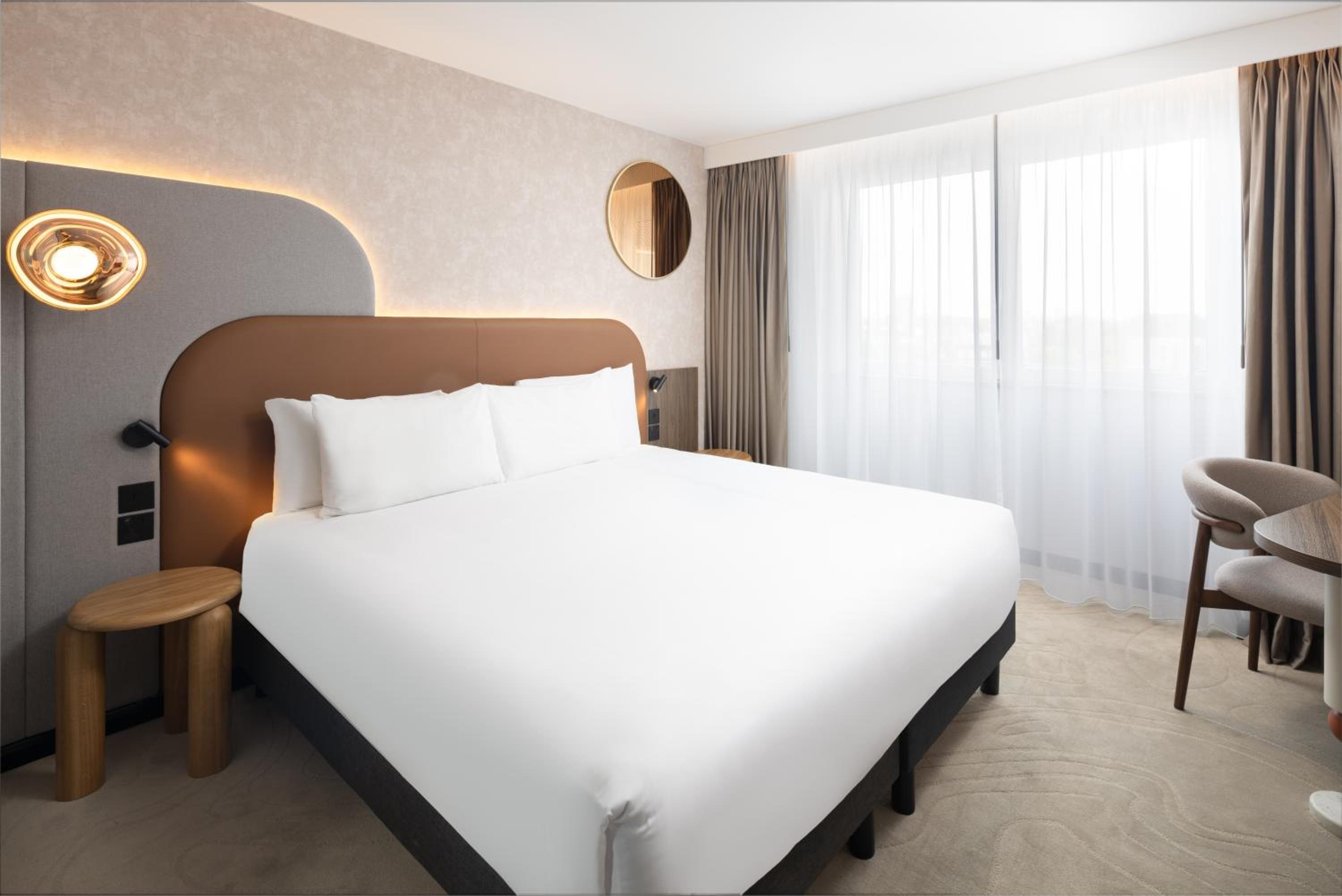 Classic Queen Room with Rainfall Shower