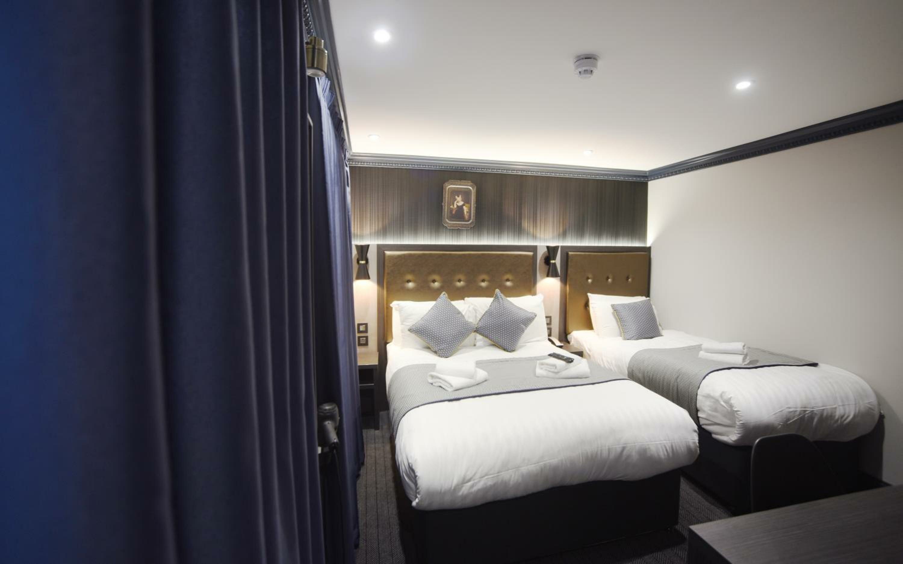 Deluxe Triple Room