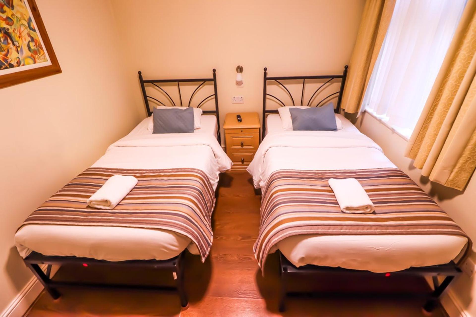Twin Room with Shower