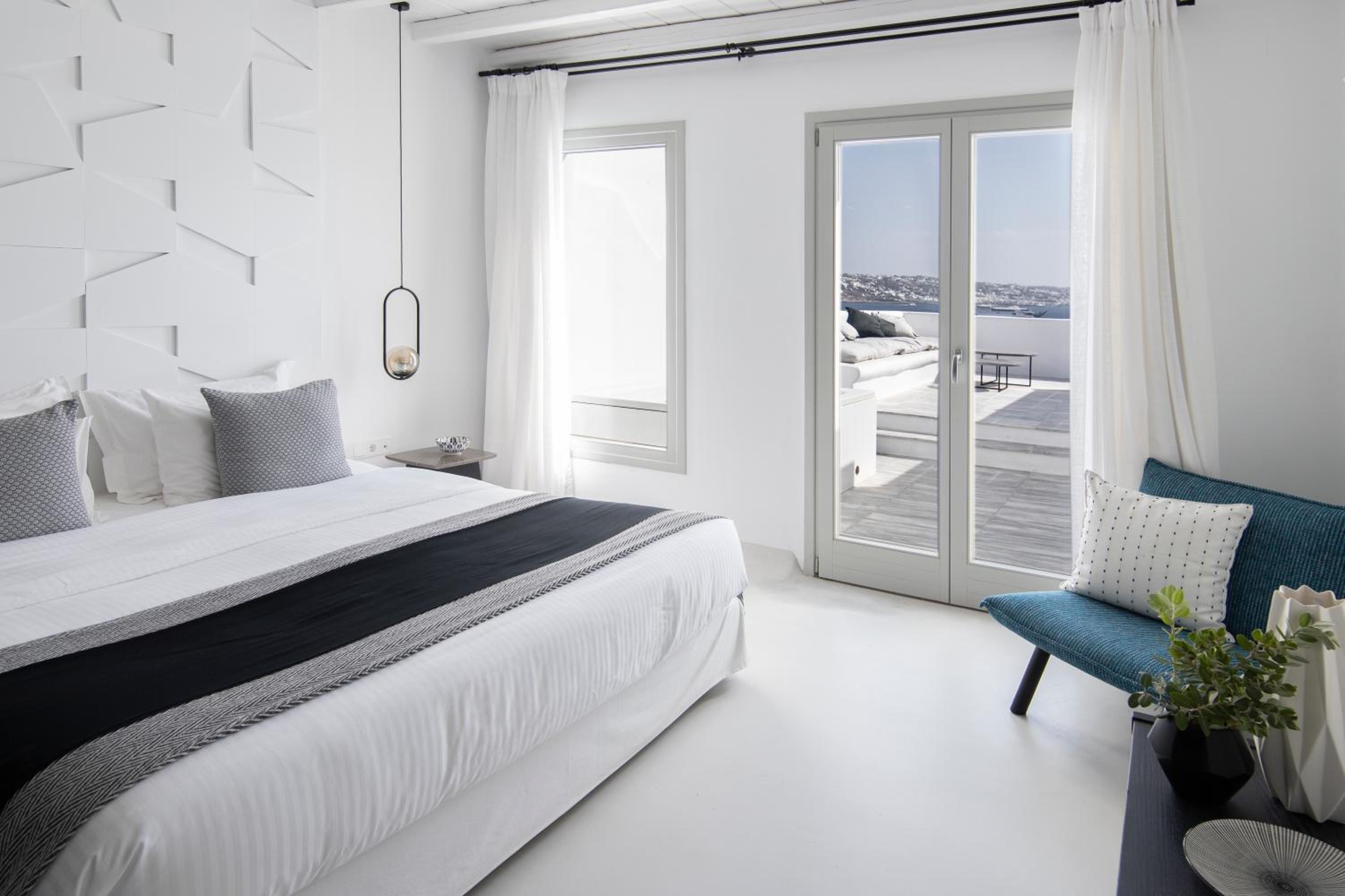 Executive Suite with Sea View & Outdoor Hot Tub