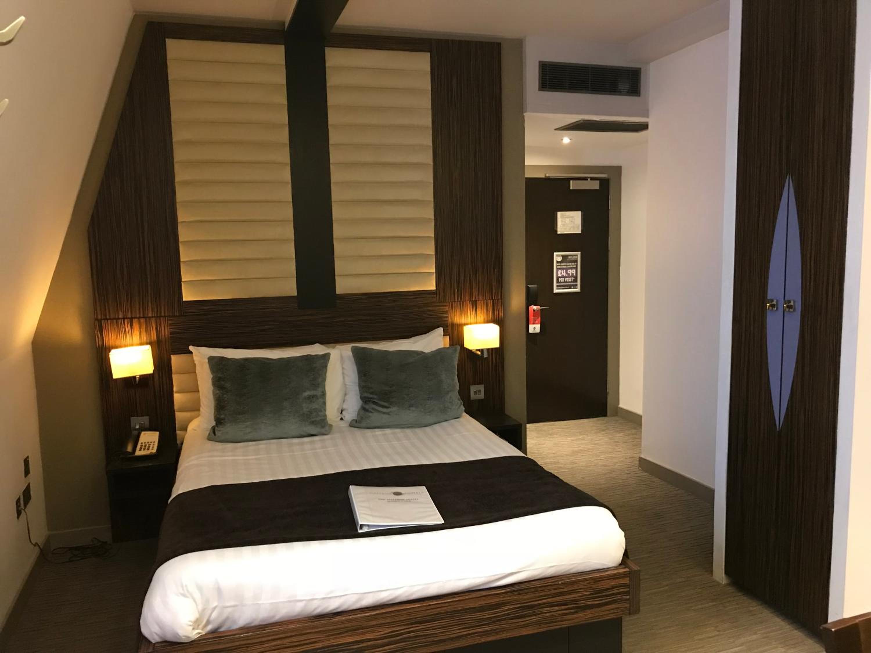 Double Room - No Window