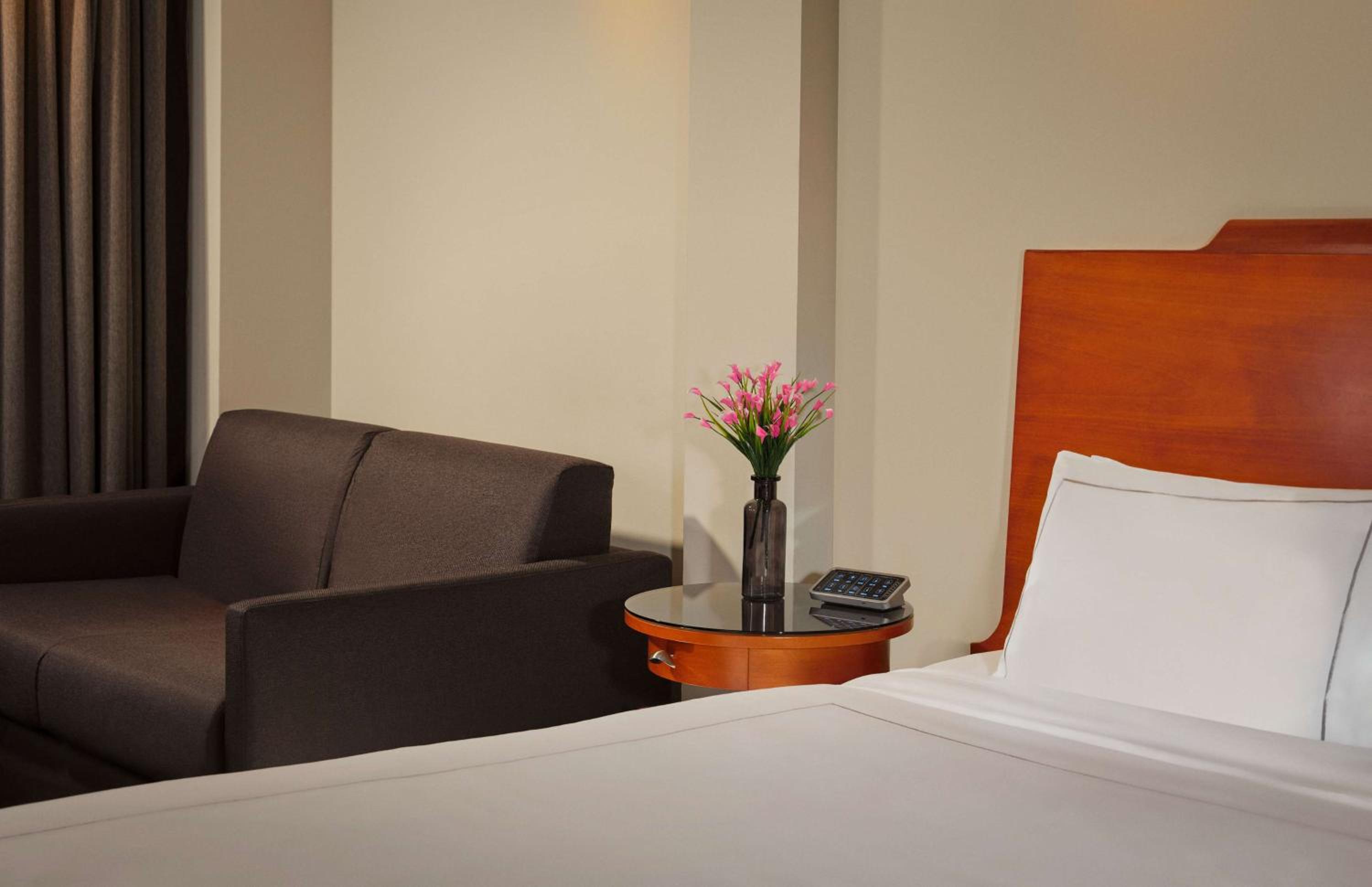 Executive King Room with Sofa Bed