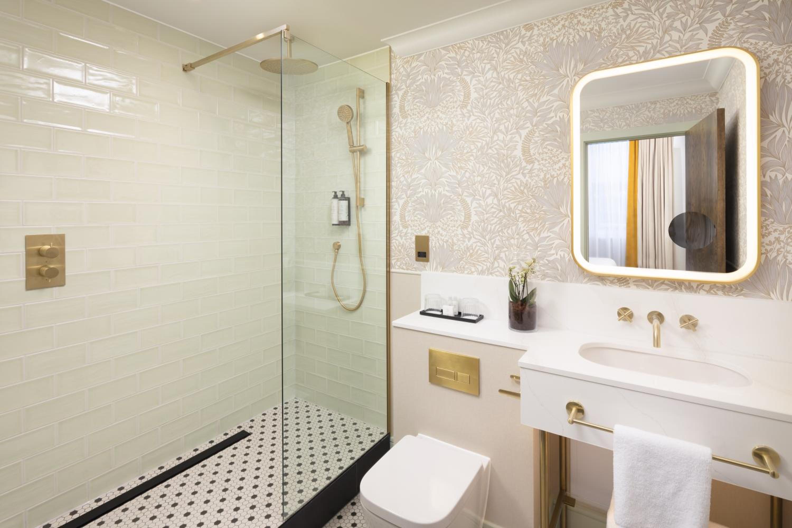 One-Bedroom Suite with Sofa Bed