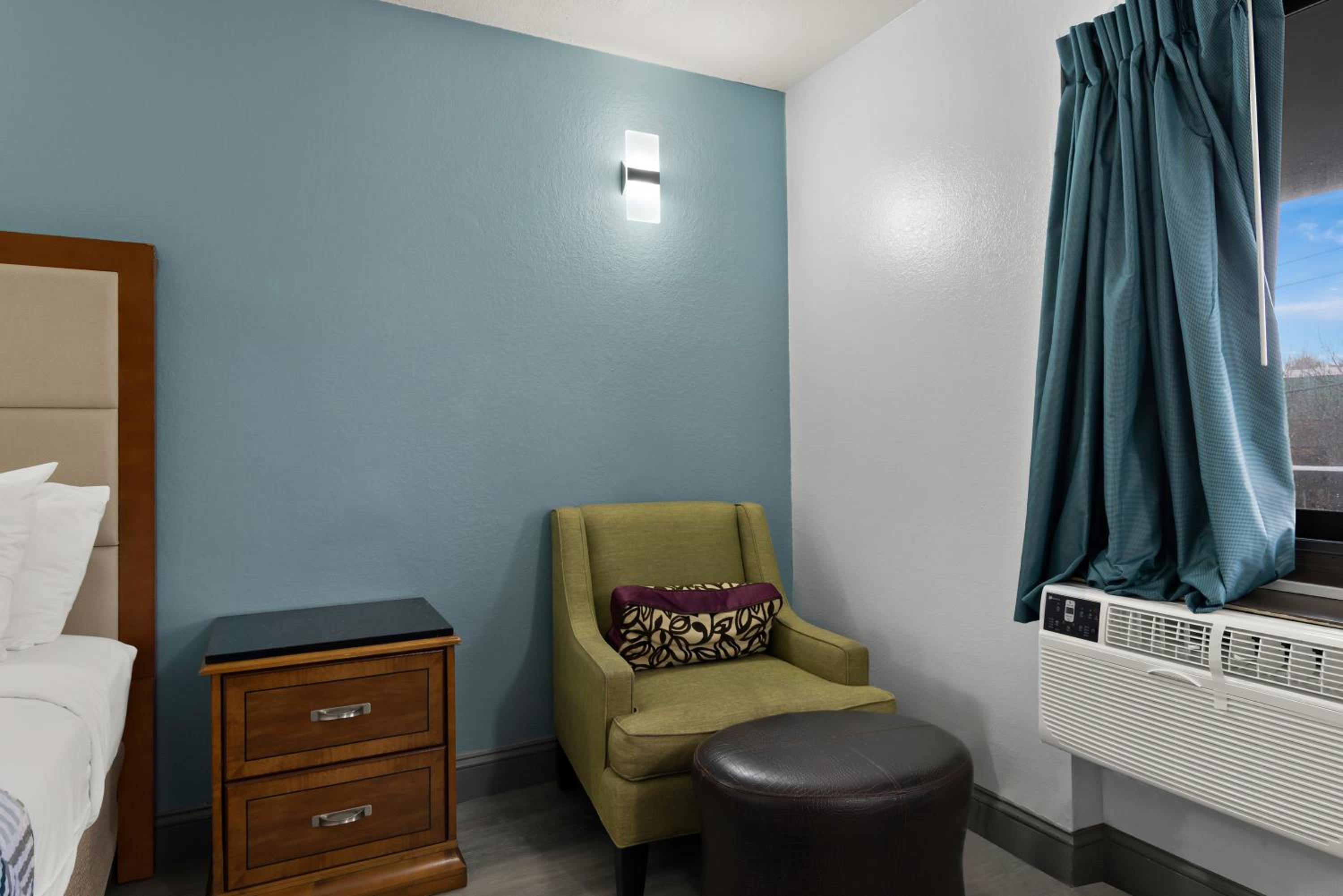 1 King Bed Accessible Non Smoking