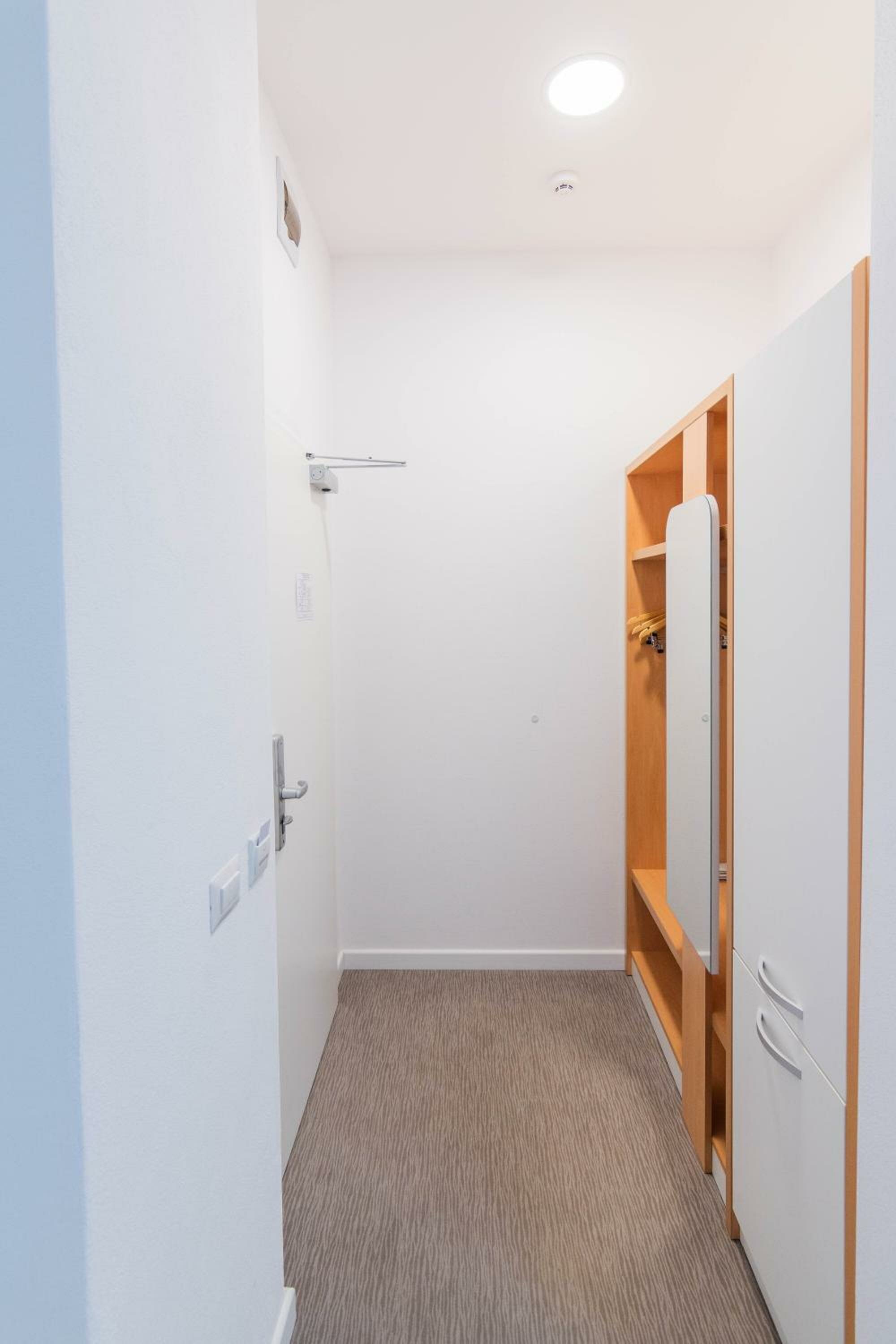 Twin Room with Shower