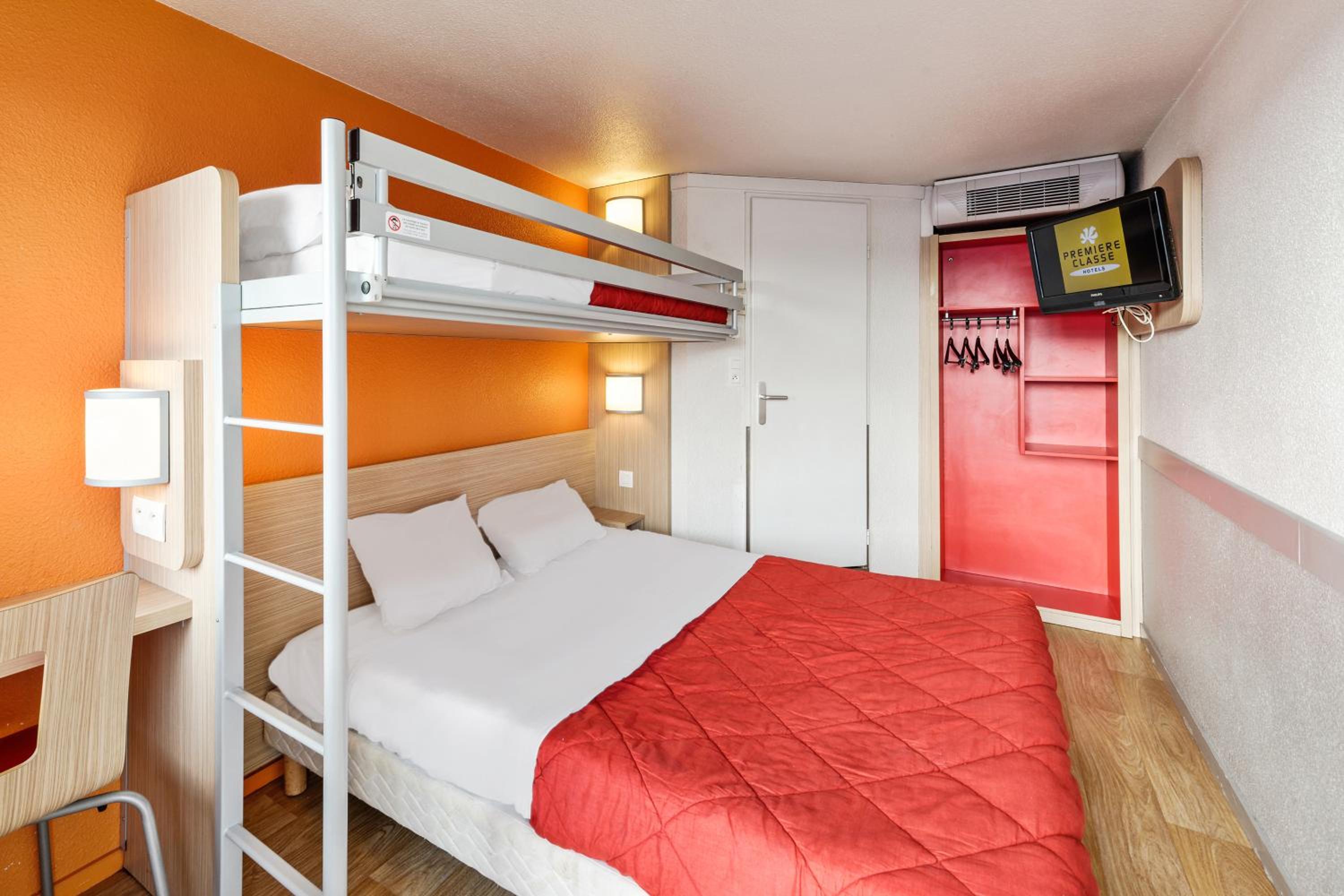 Triple Room (1 Double Bed + 1 Single Bed)
