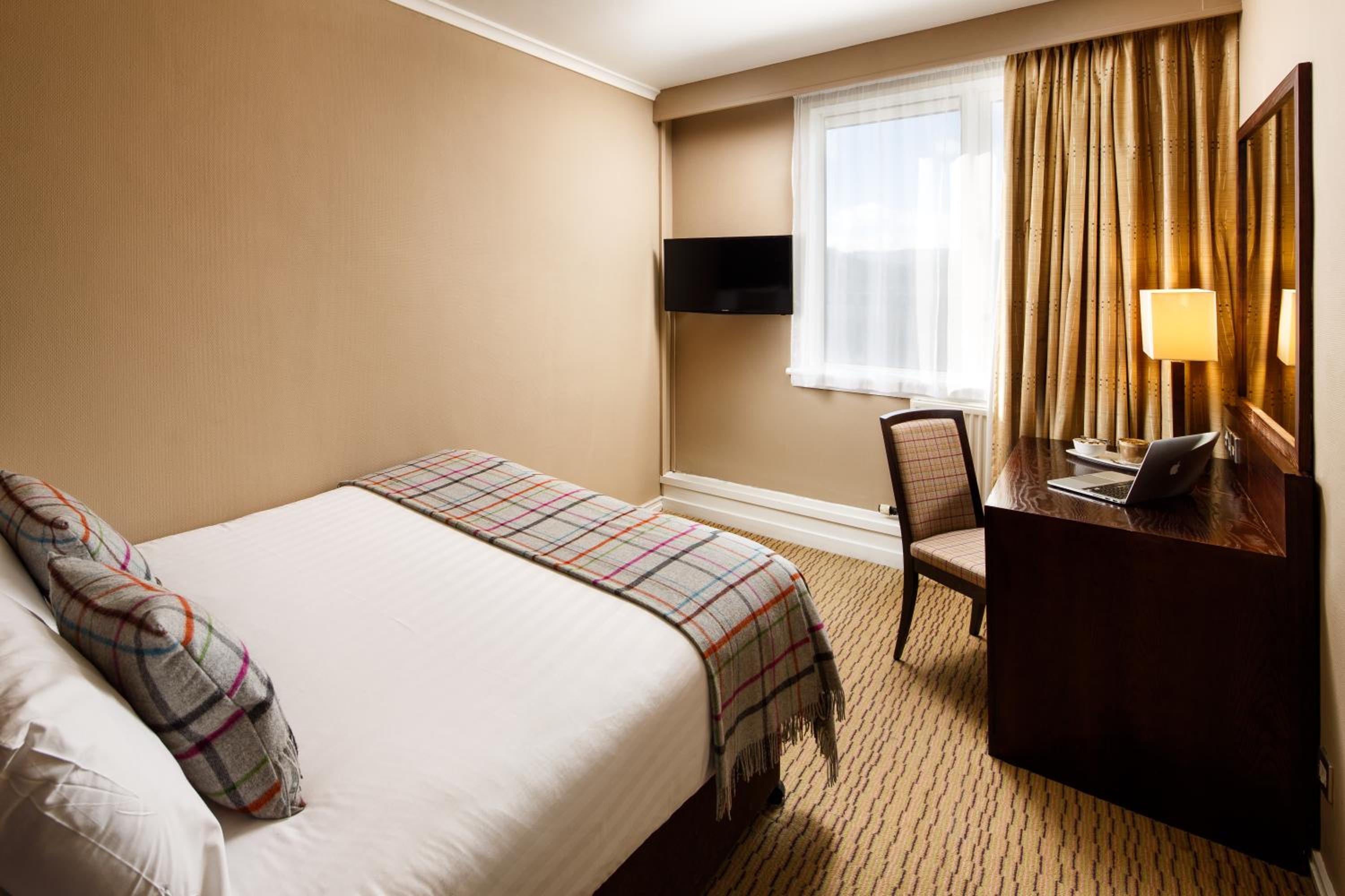 Compact Room With 1 Double Bed
