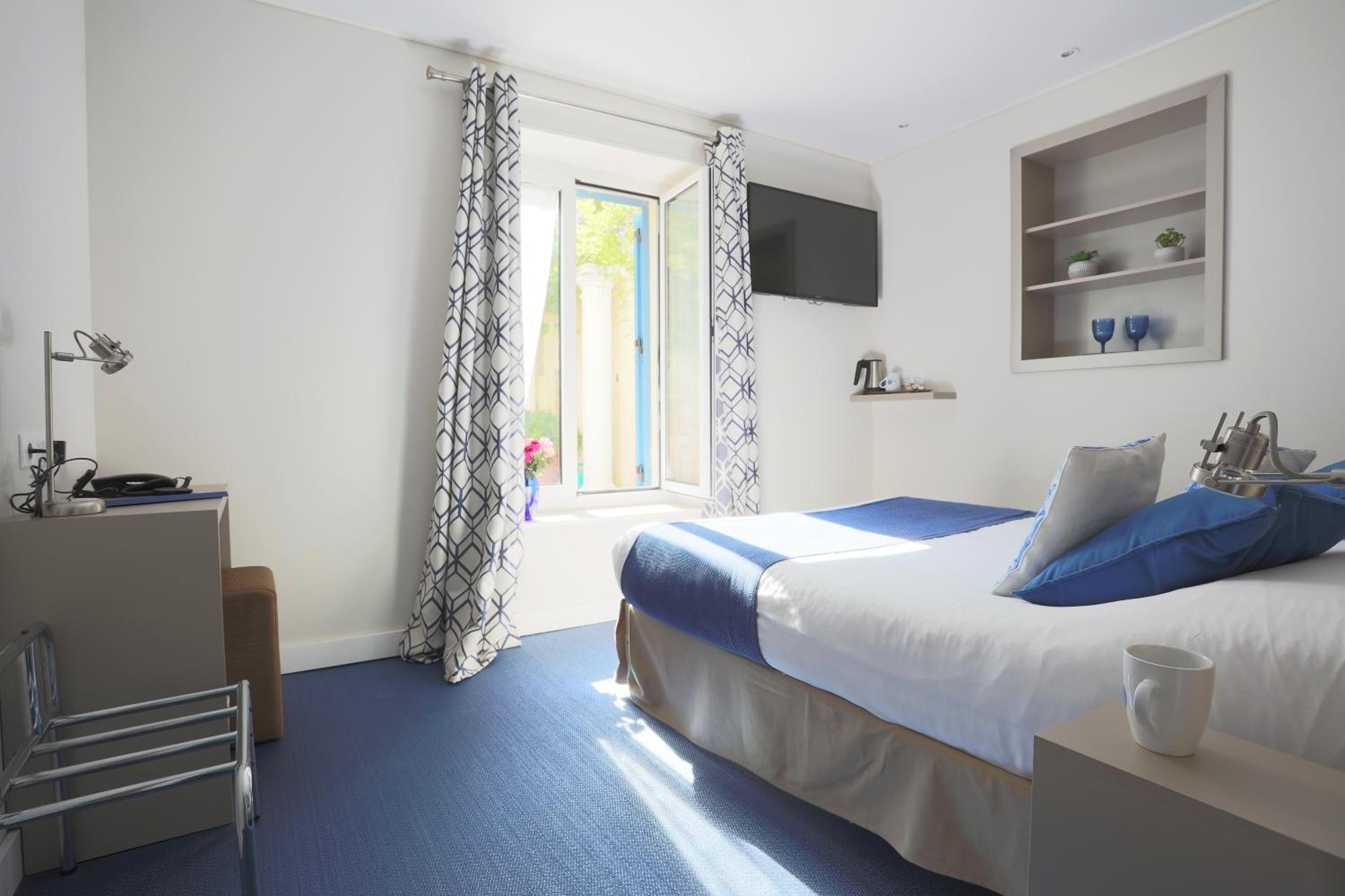 Double room with patio view - Ground Floor