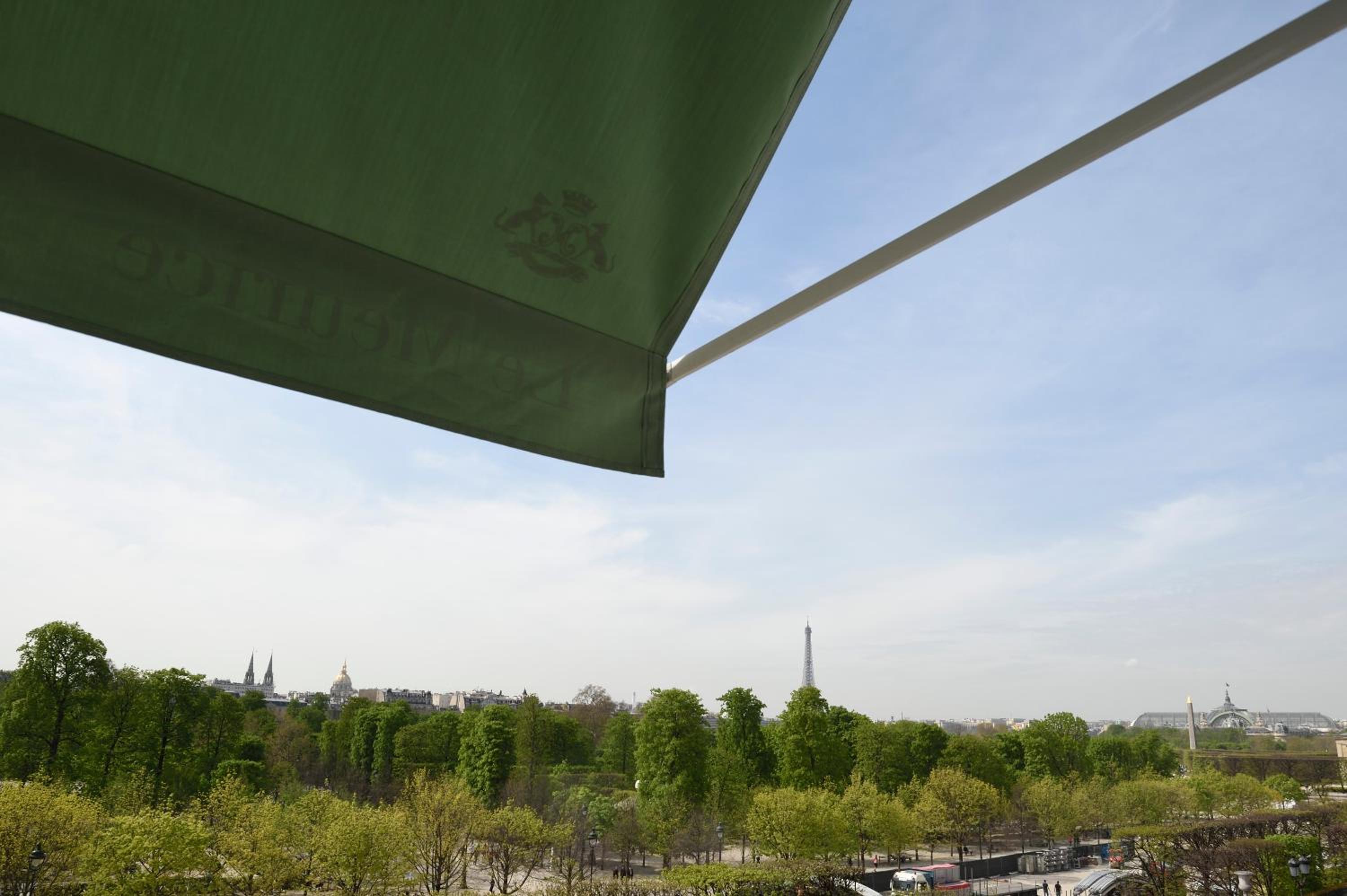 Executive Room, Eiffel view