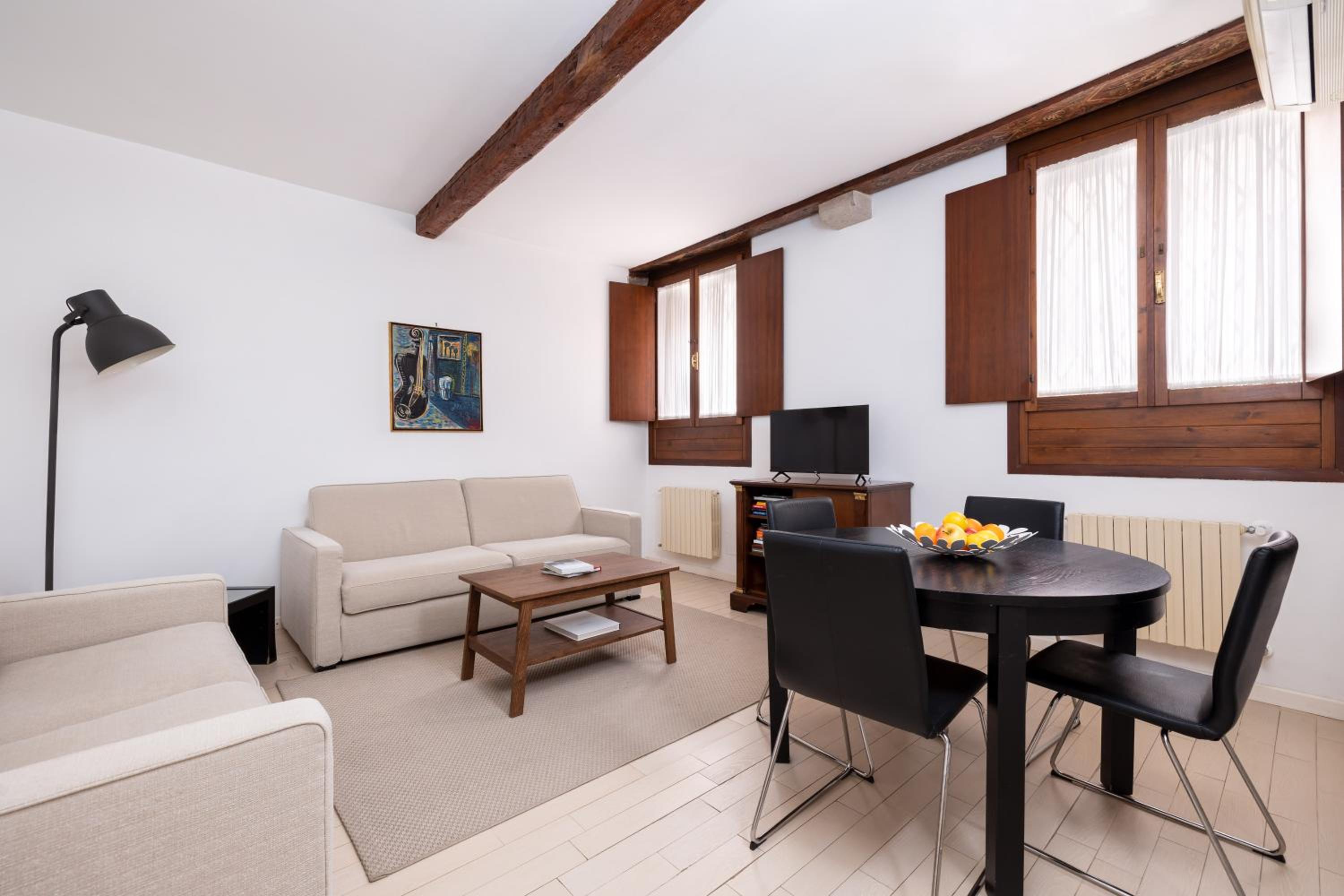 One-Bedroom Apartment (4 Adults)