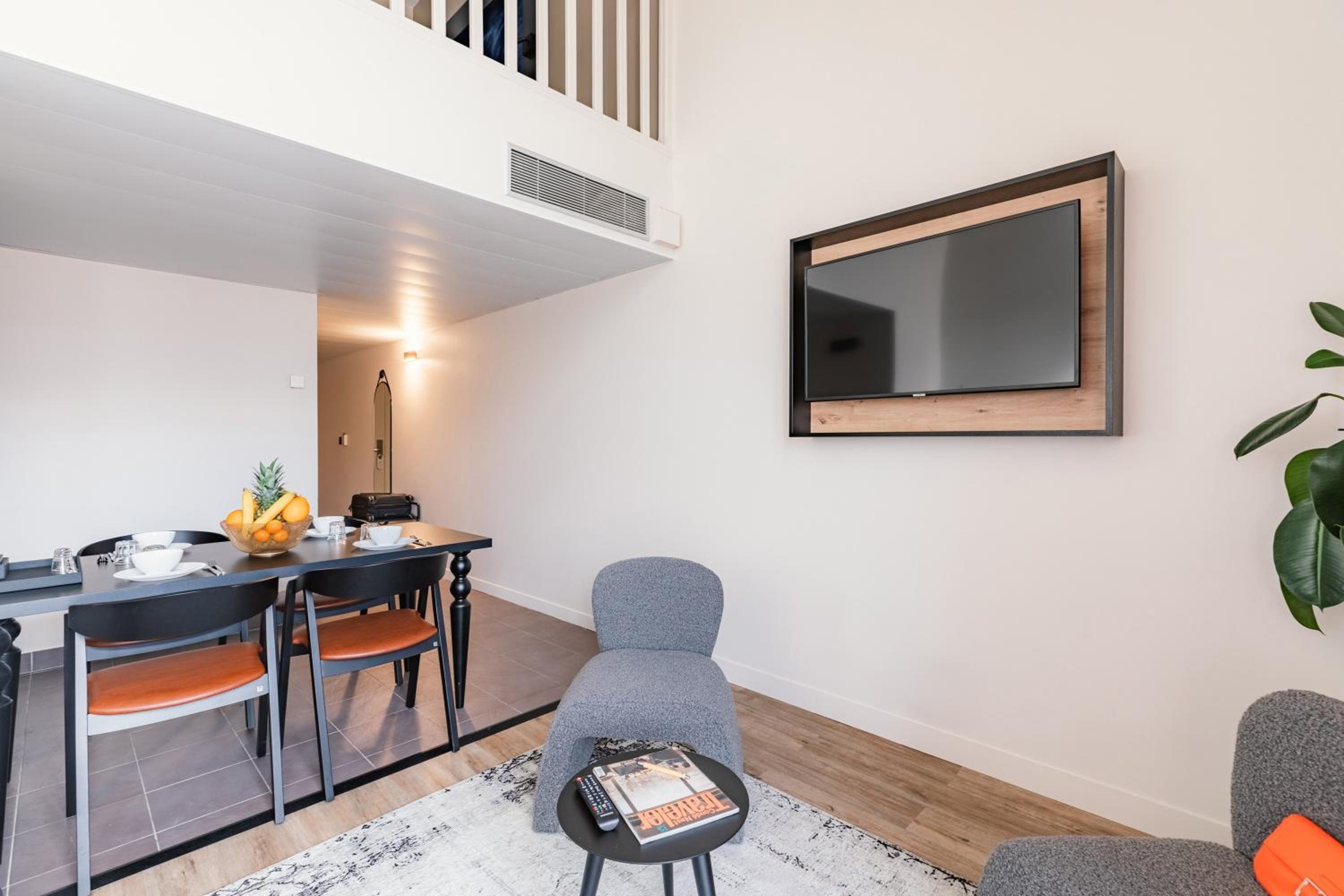 Superior One-Bedroom Apartment