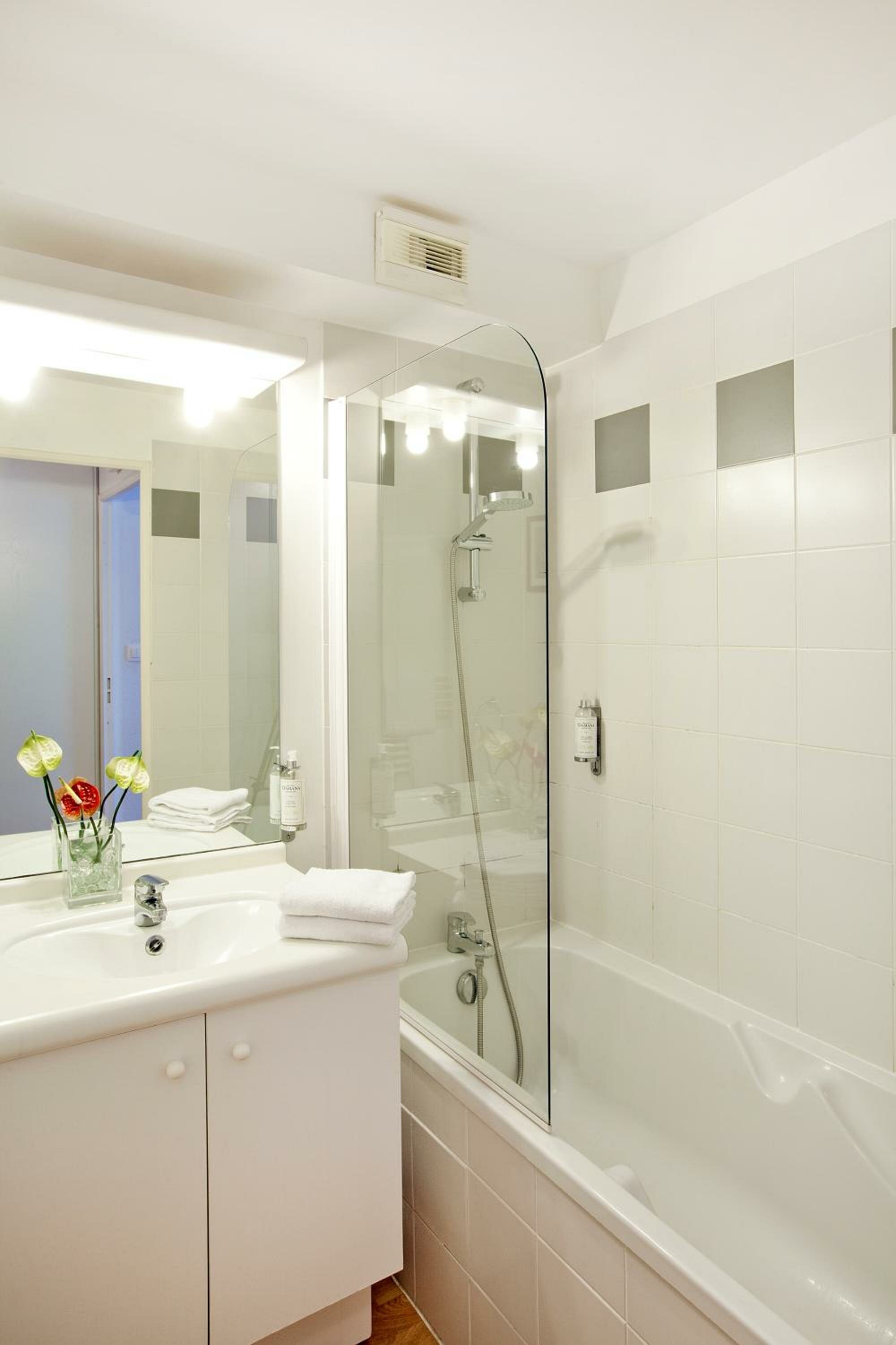 Apartment (3 Adults)