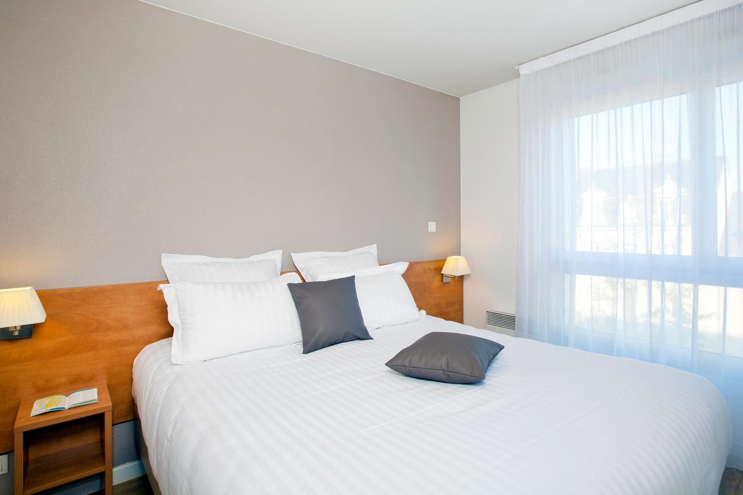 Apartment (3 Adults)