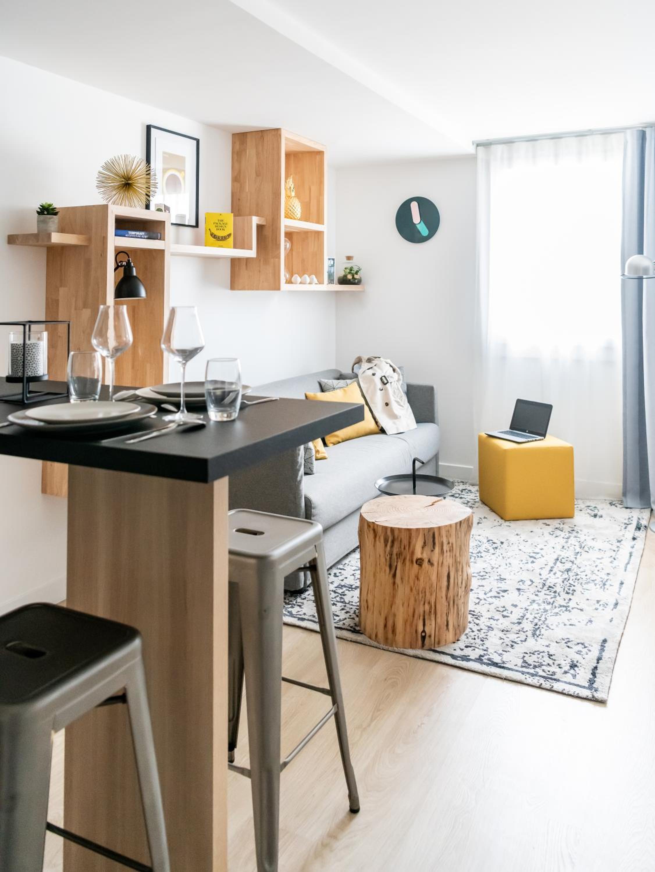 Junior King Suite with One Sofa Bed