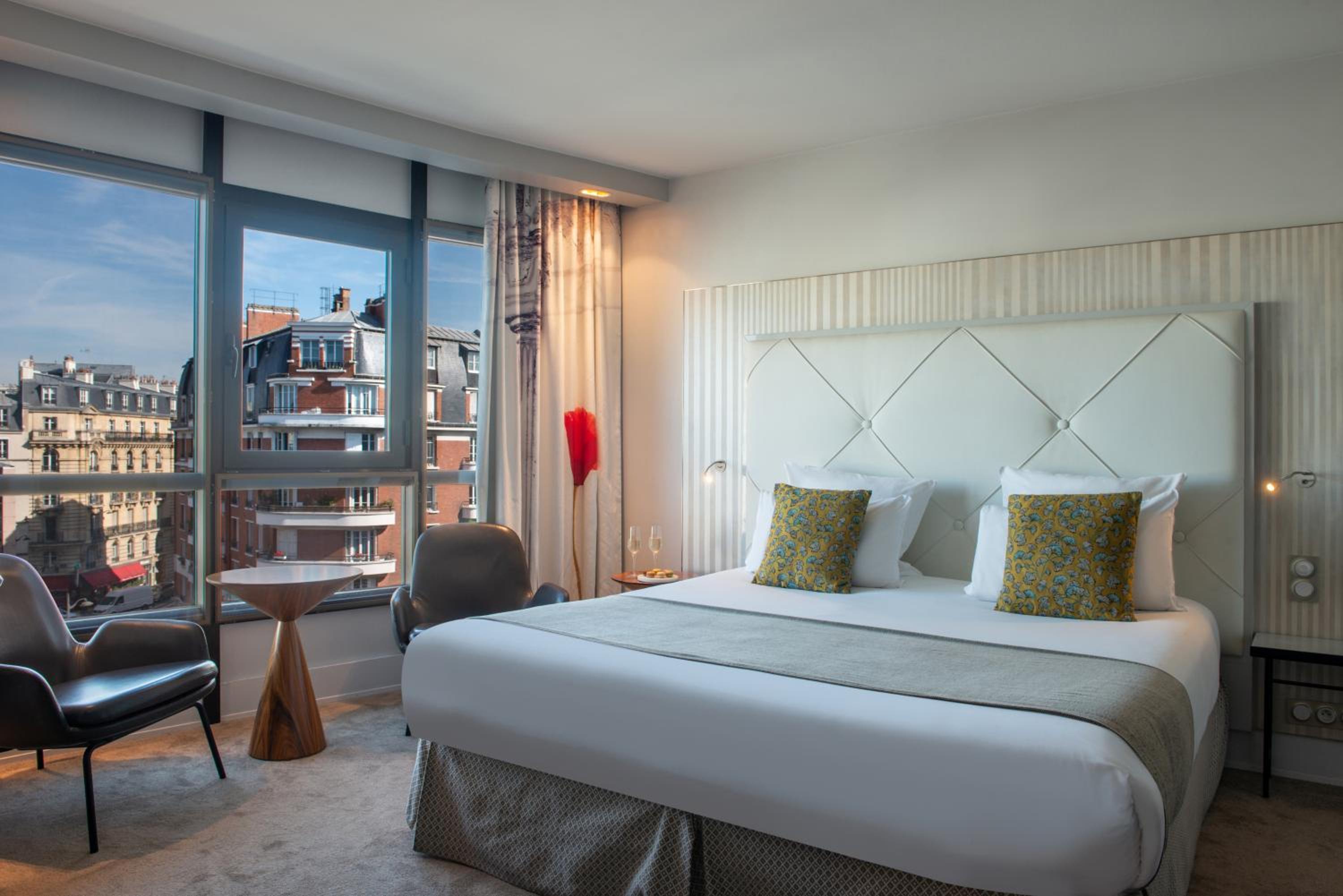 Privilege Double Room with Eiffel Tower view - 5th and 6th floor