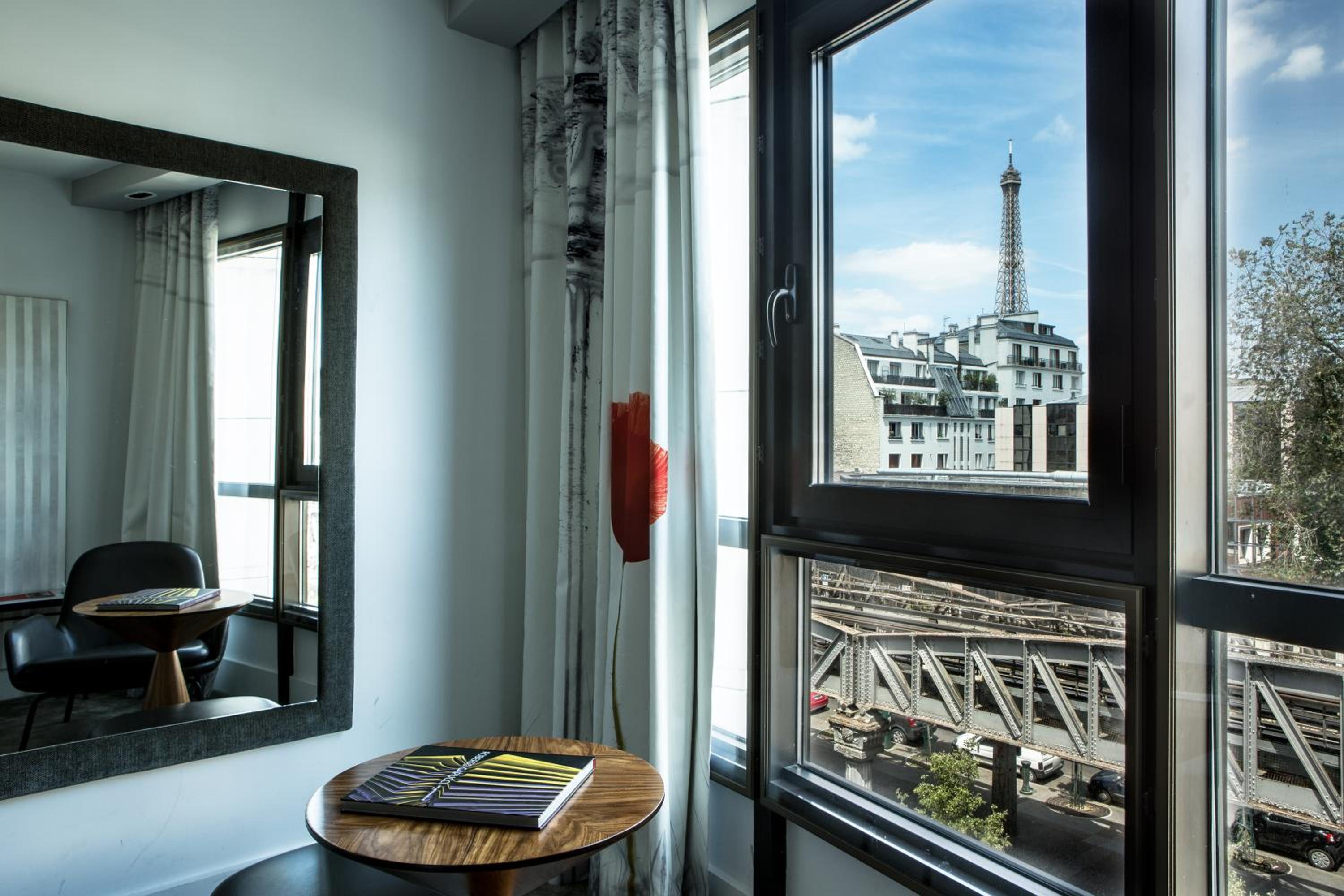 Double Room with Eiffel Tower View – 3rd and 4th floor