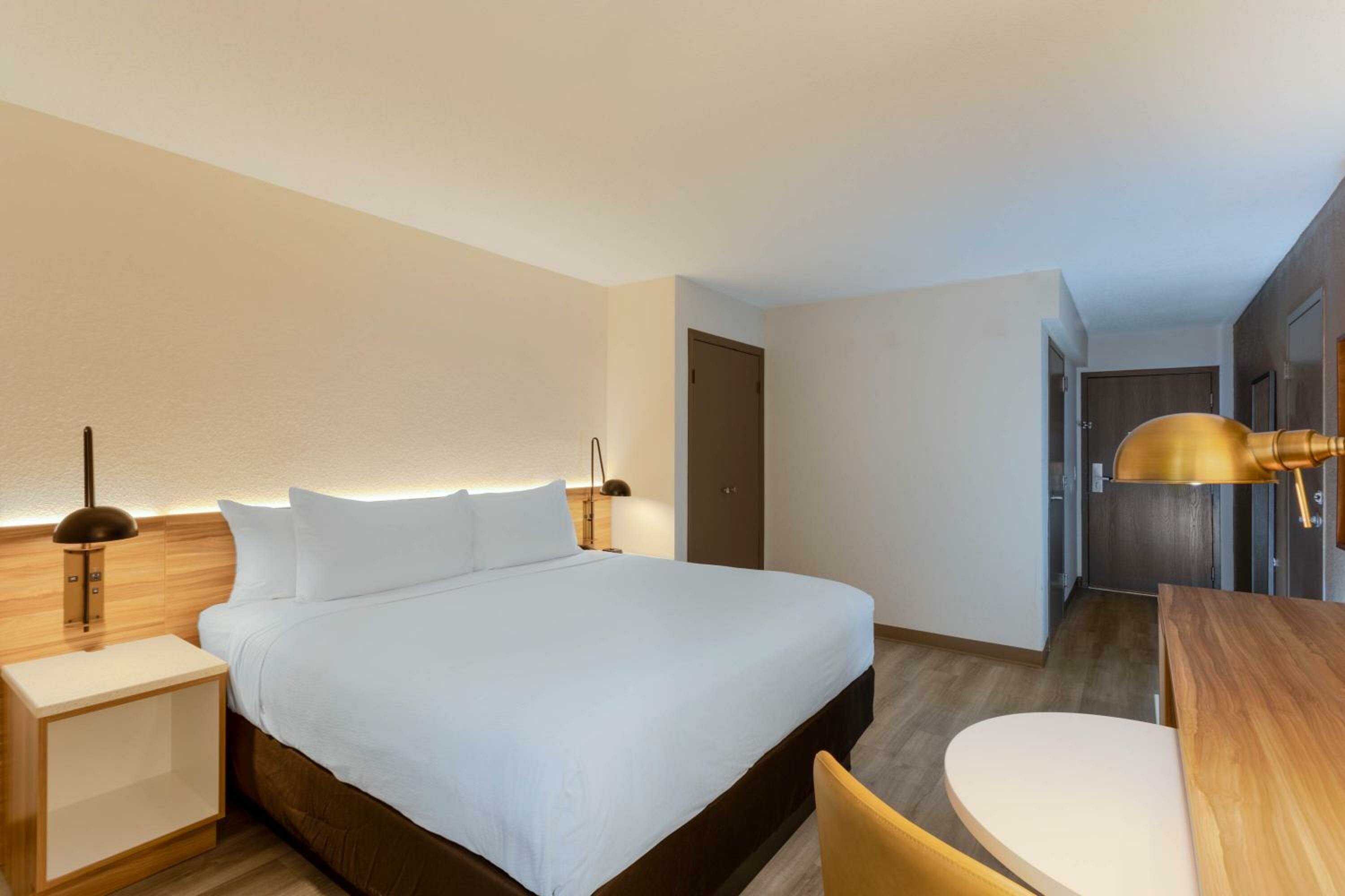 King Room - Non-Smoking