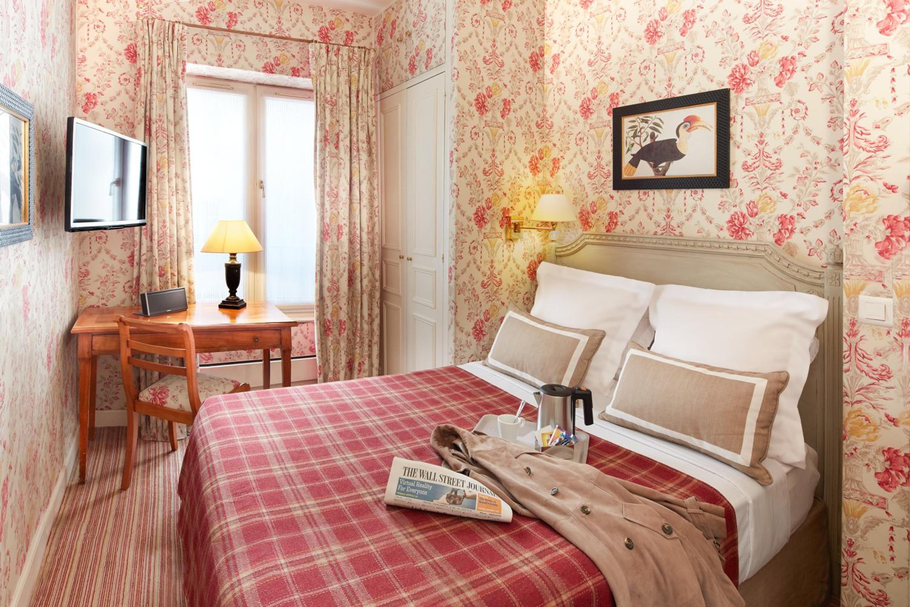 2 Connecting Rooms (5 Adults)