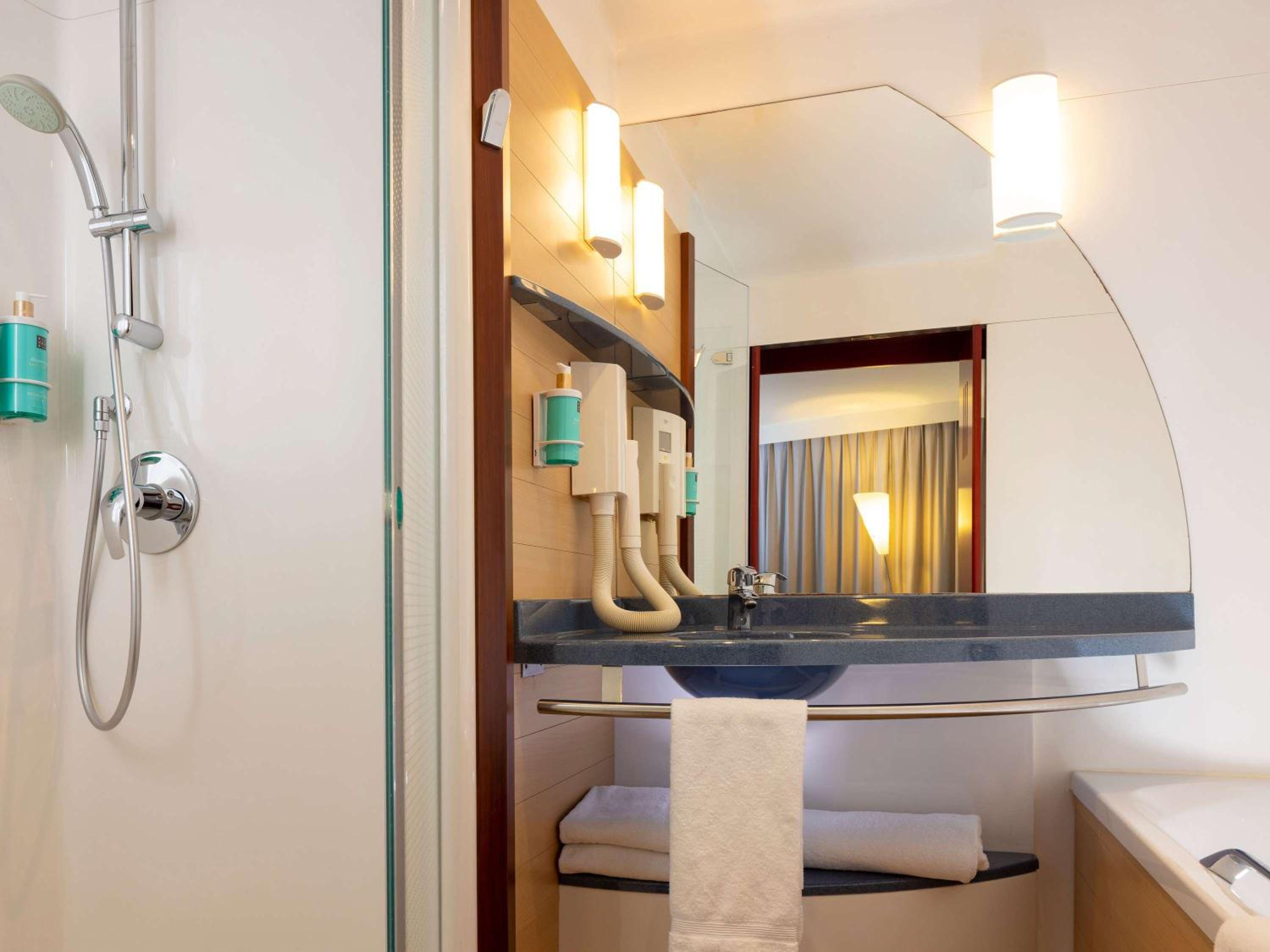 Superior Queen Suite with Balcony