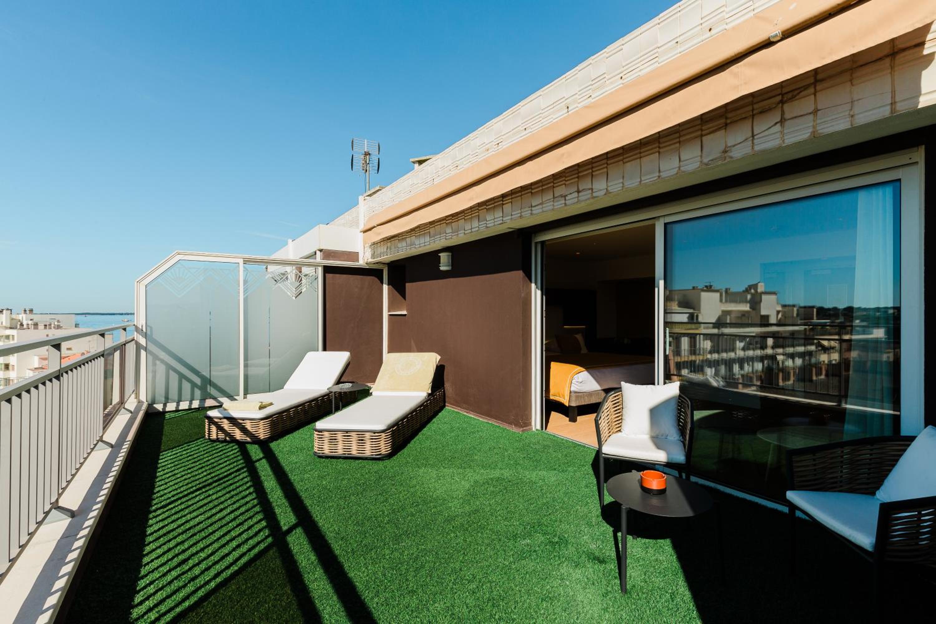 Junior Suite with City View