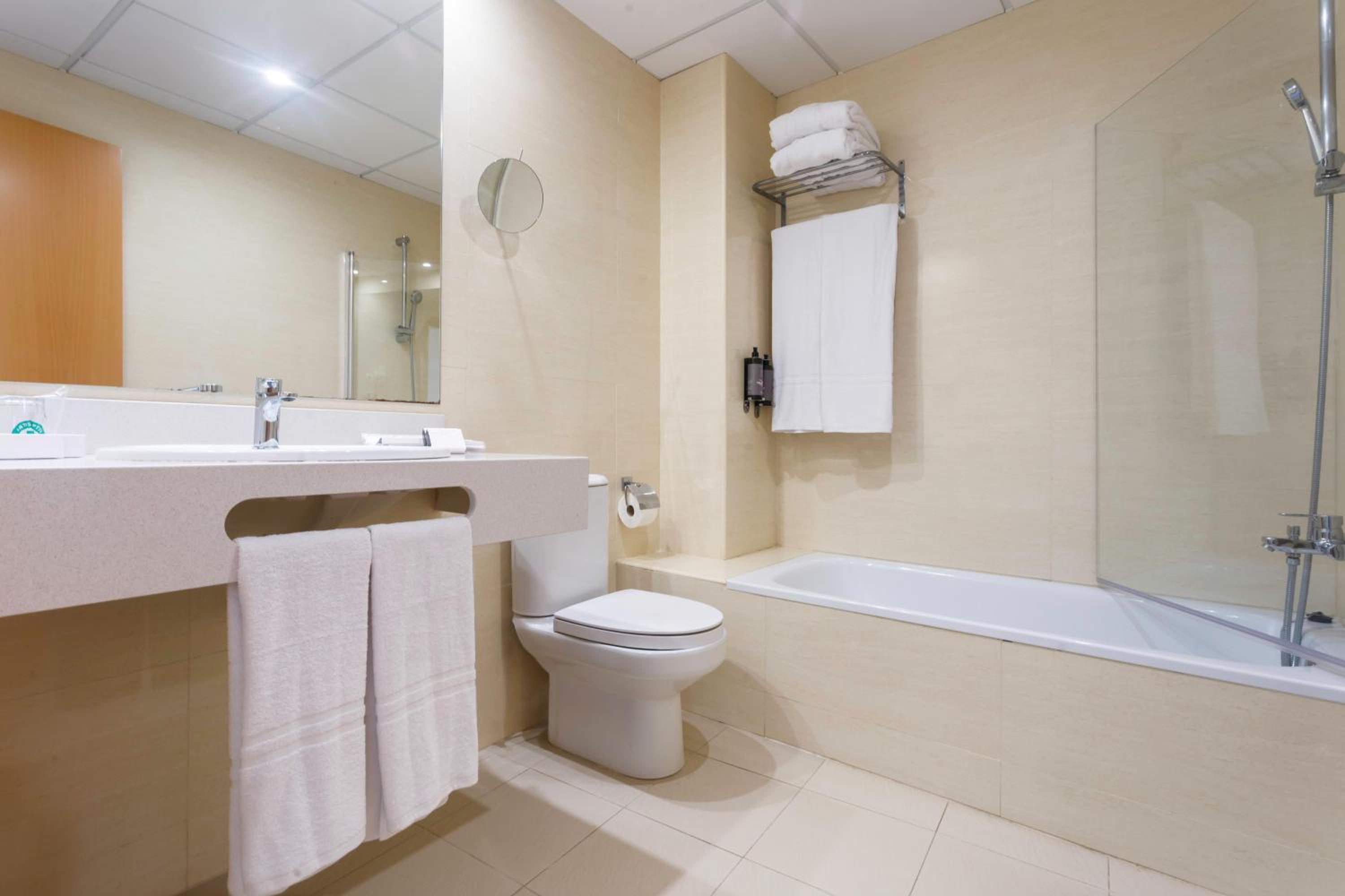 Double Room (2 Adults + 1 Child)