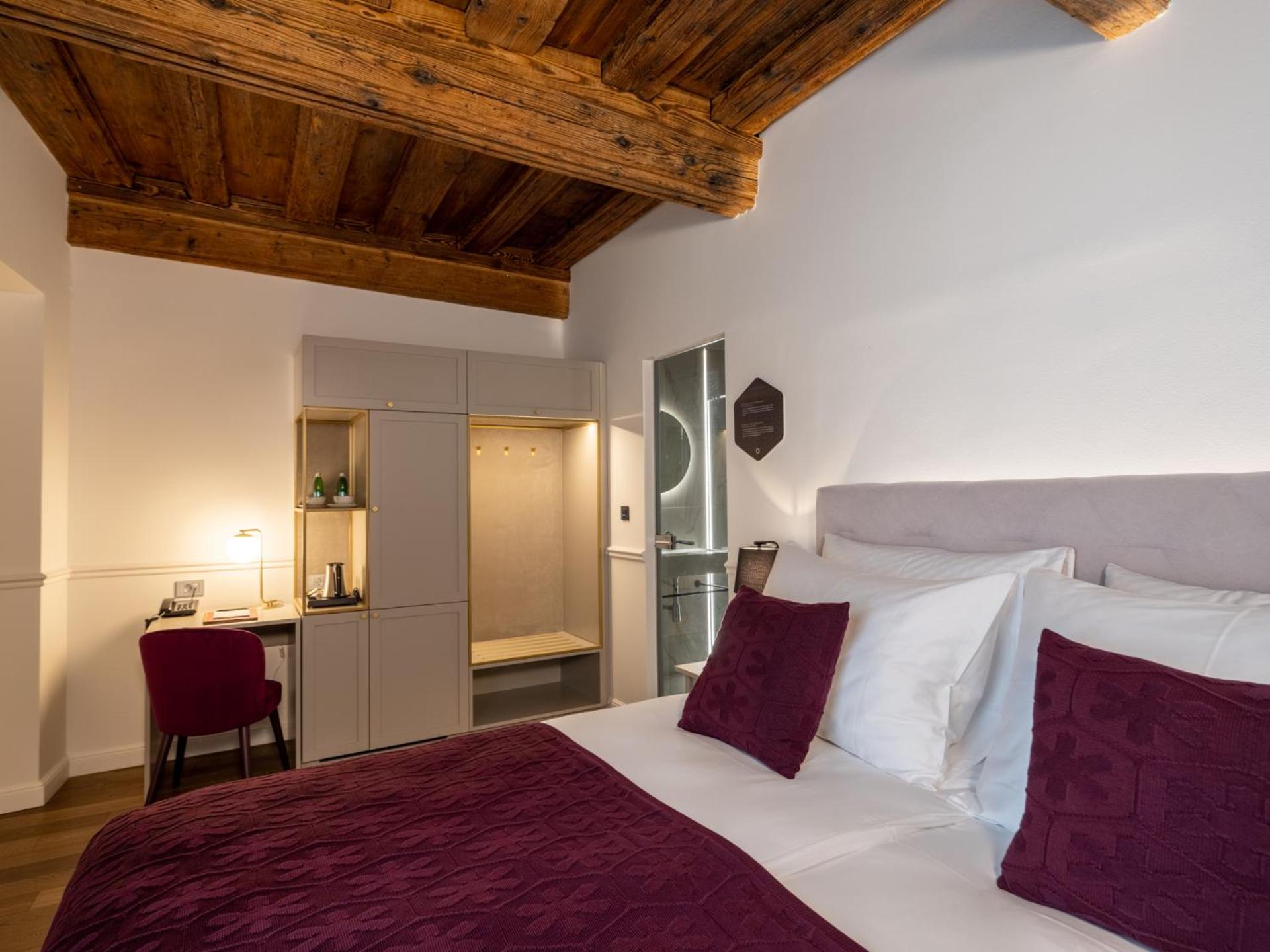 Double Room with Atrium View