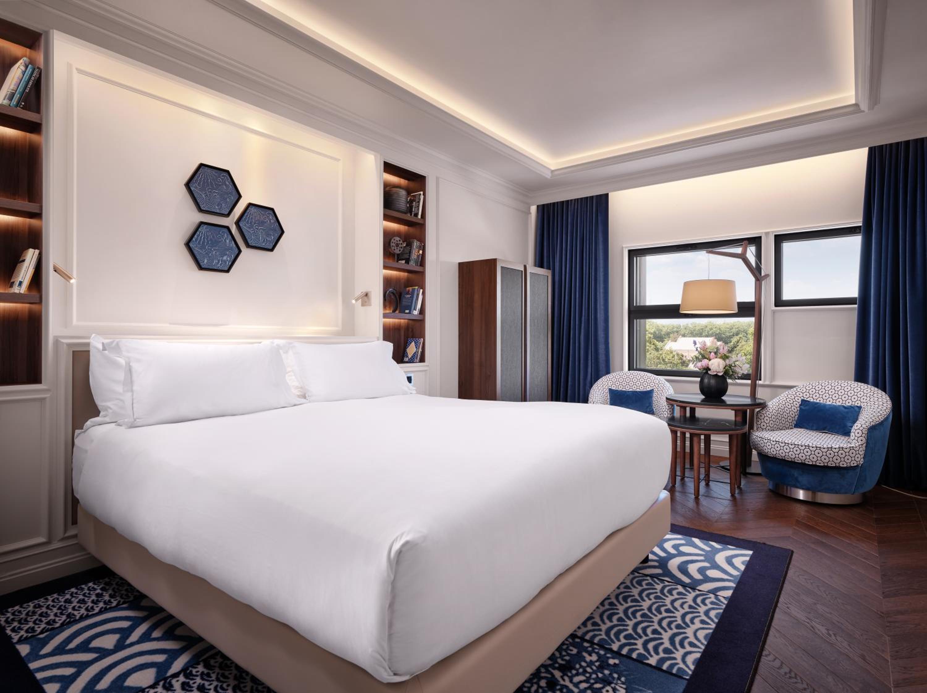 Superior Room with City View