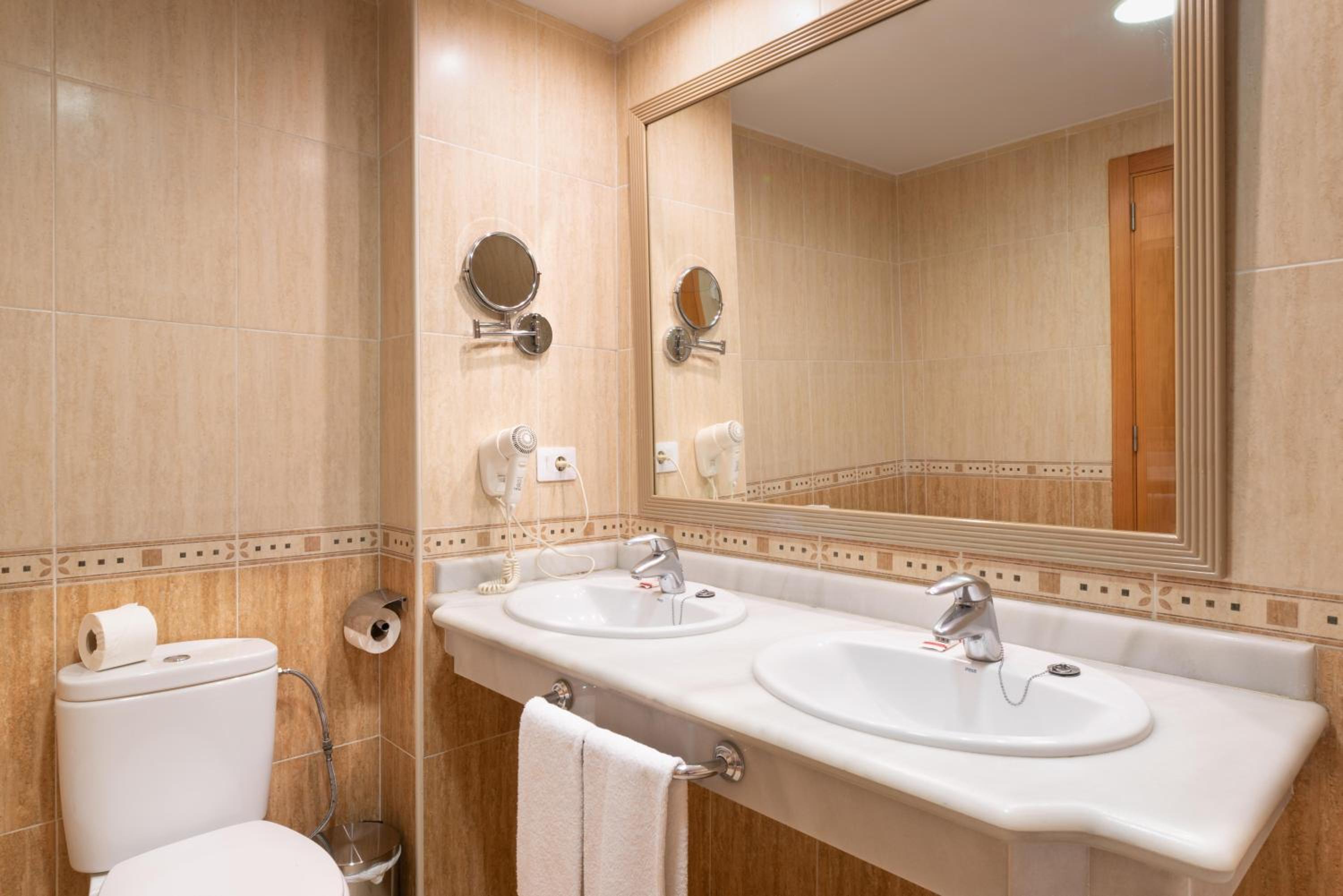 Double Room (3 Adults)