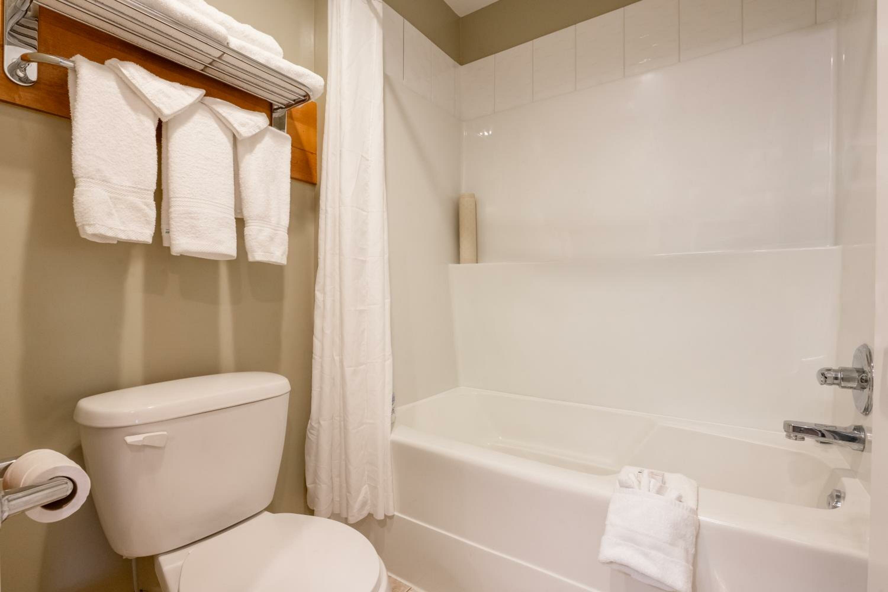 Queen Room - Non-Smoking