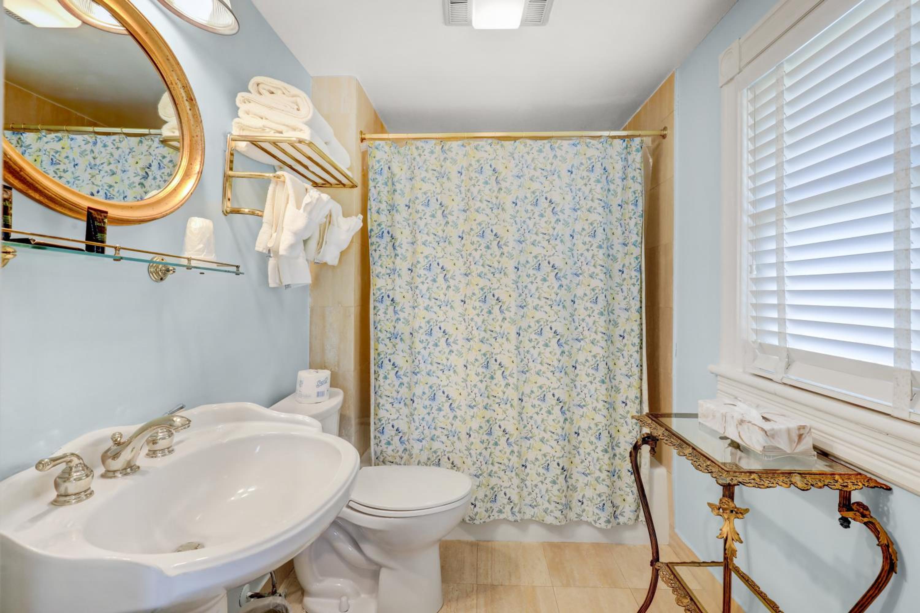 Suite with Lake View